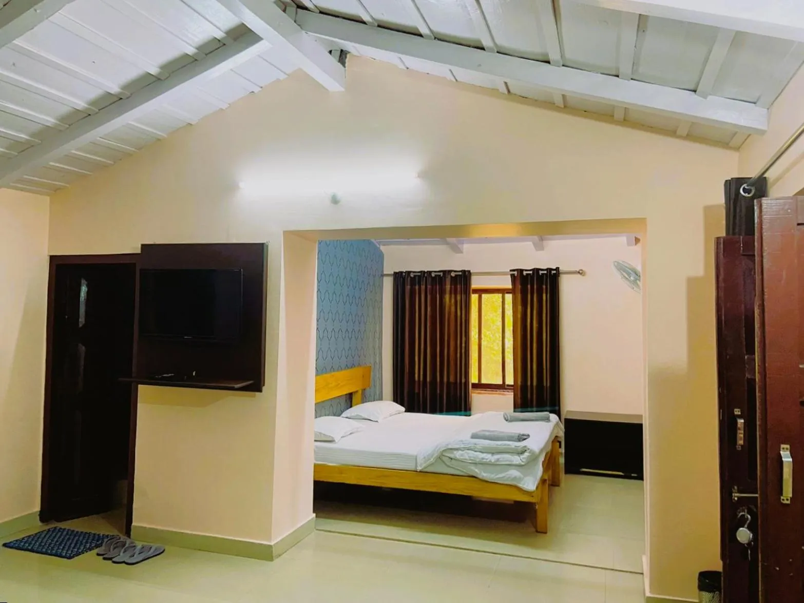 Bed in Windsor Cottages