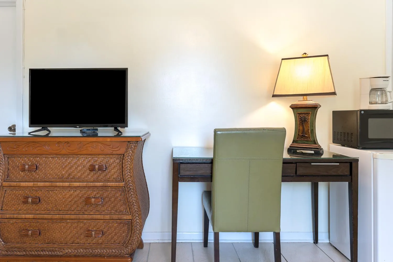 TV and multimedia in Rock Reef Resort