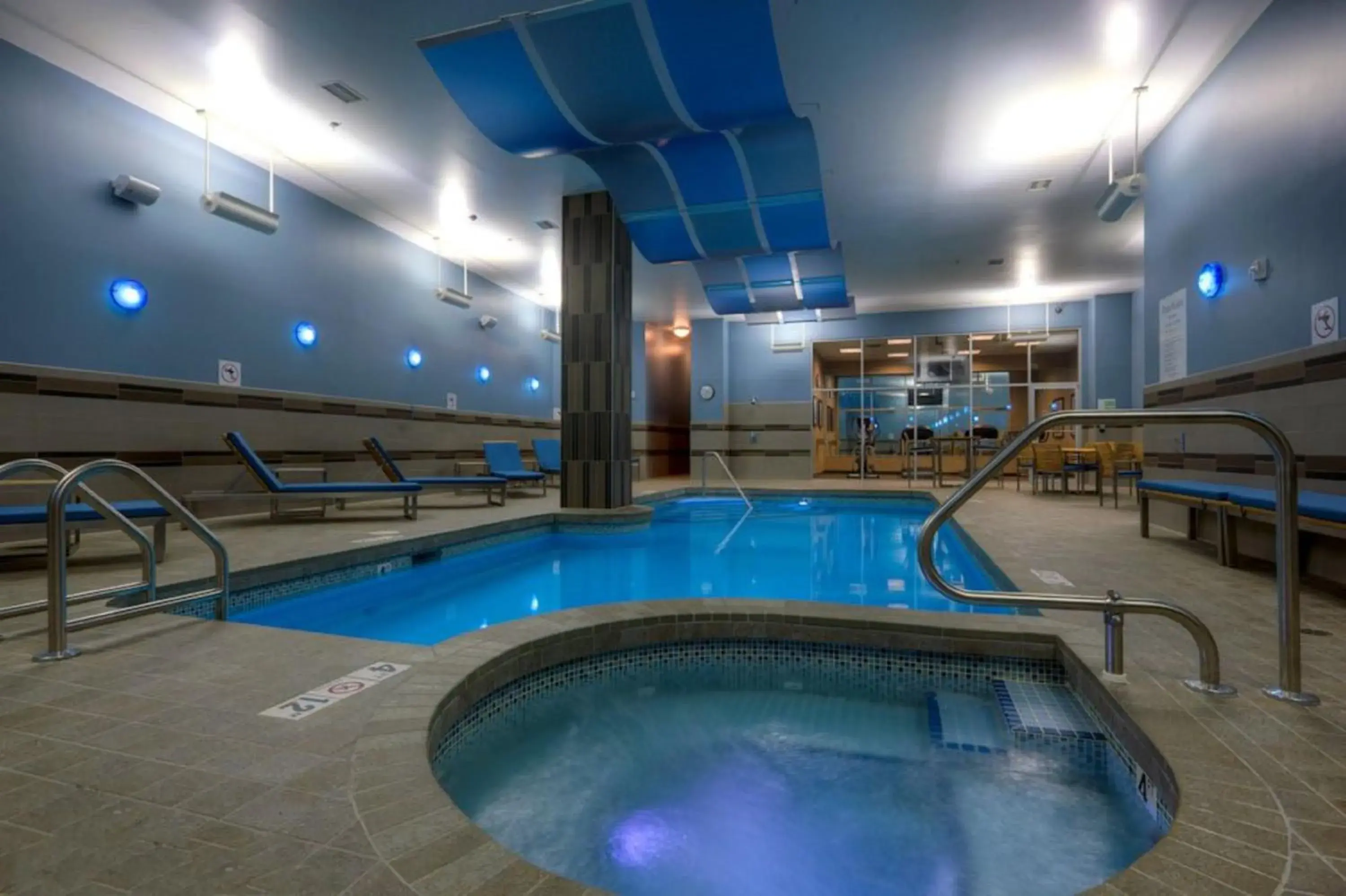 Swimming pool in Holiday Inn Saskatoon Downtown by IHG Swimming pool in Holiday Inn Saskatoon Downtown by IHG