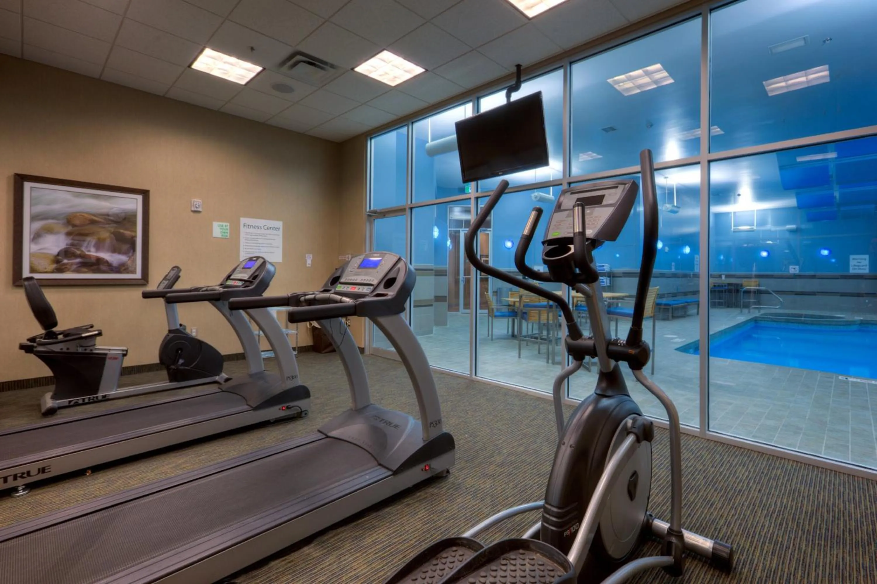 Fitness centre/facilities in Holiday Inn Saskatoon Downtown by IHG