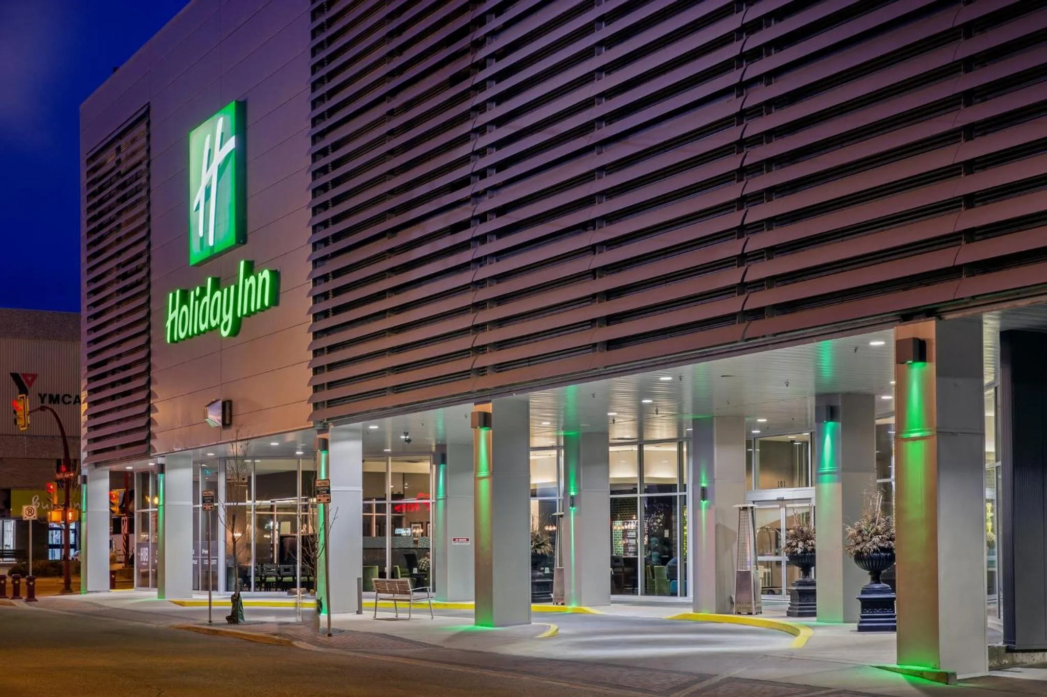 Property building in Holiday Inn Saskatoon Downtown by IHG