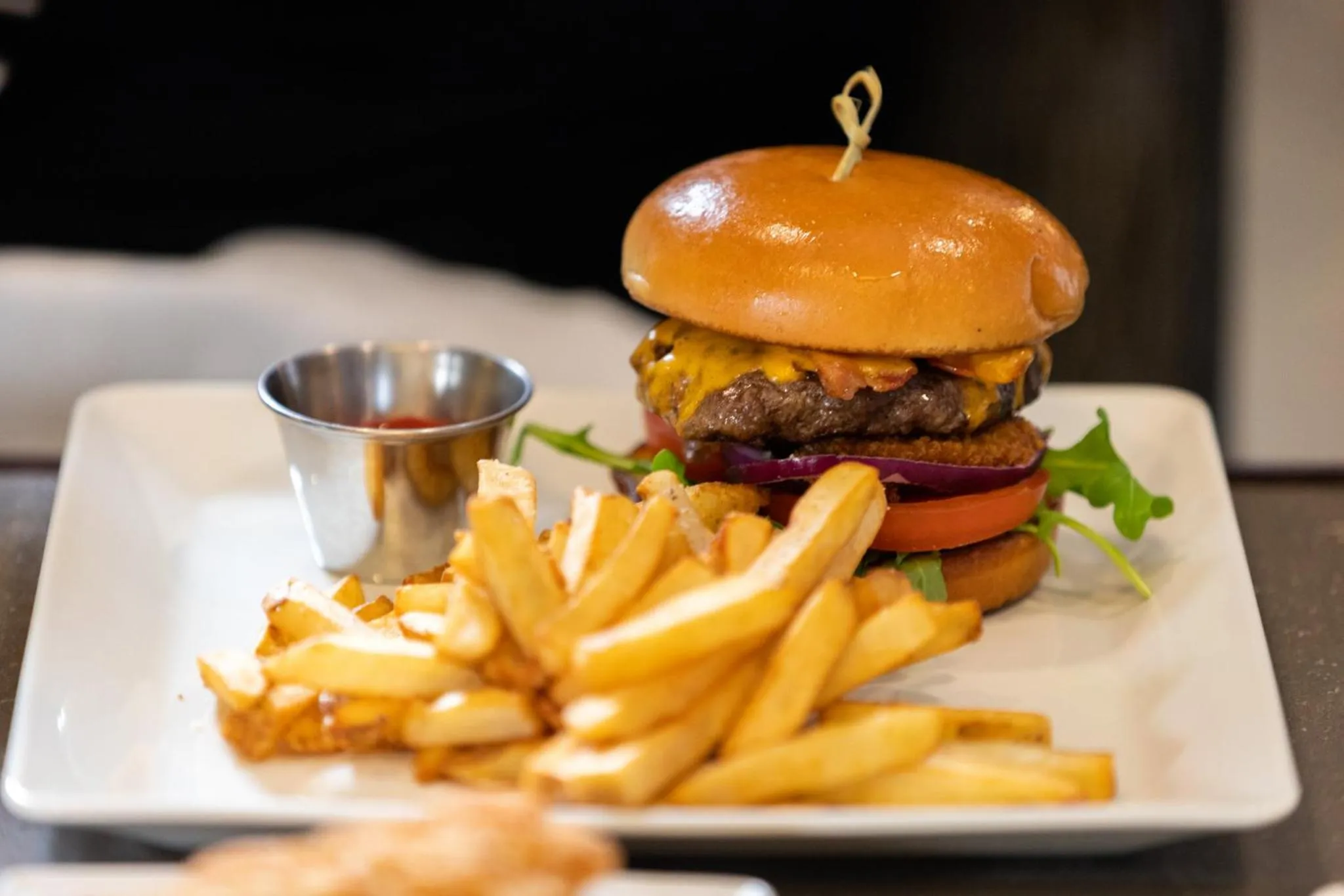 Restaurant/places to eat in Holiday Inn Saskatoon Downtown by IHG