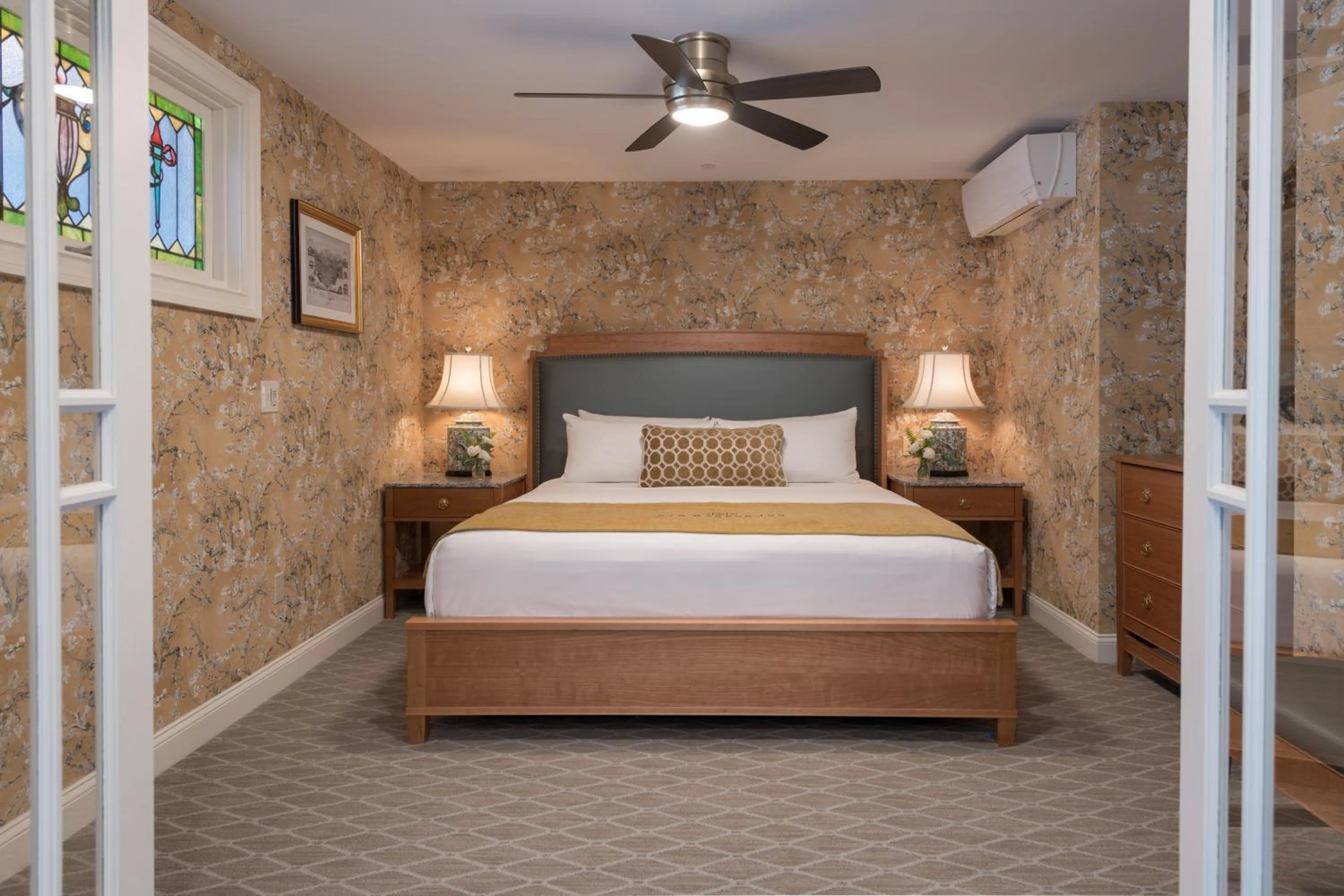 Bed in Bar Harbor Inn and Spa