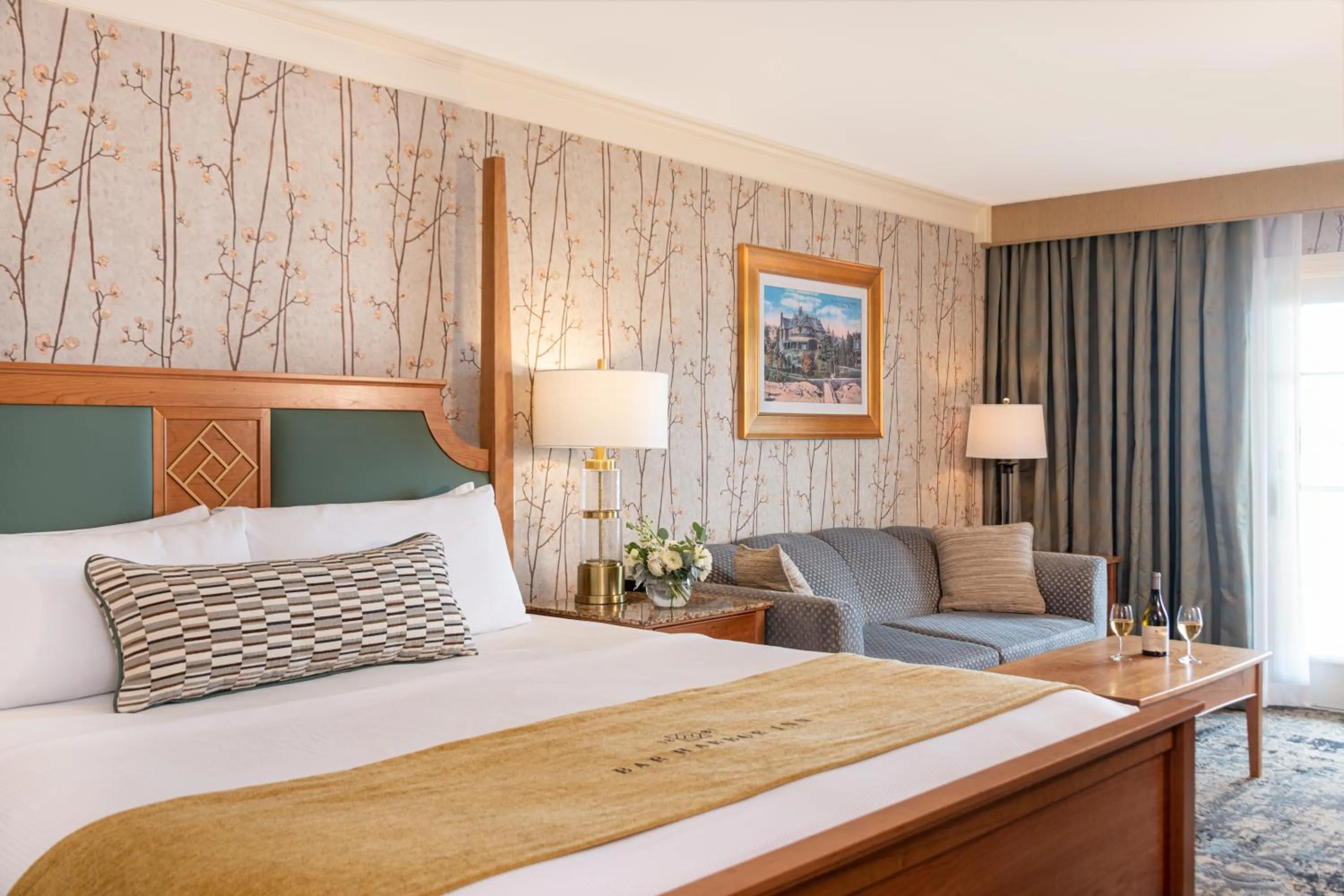 Bedroom, Bed in Bar Harbor Inn and Spa