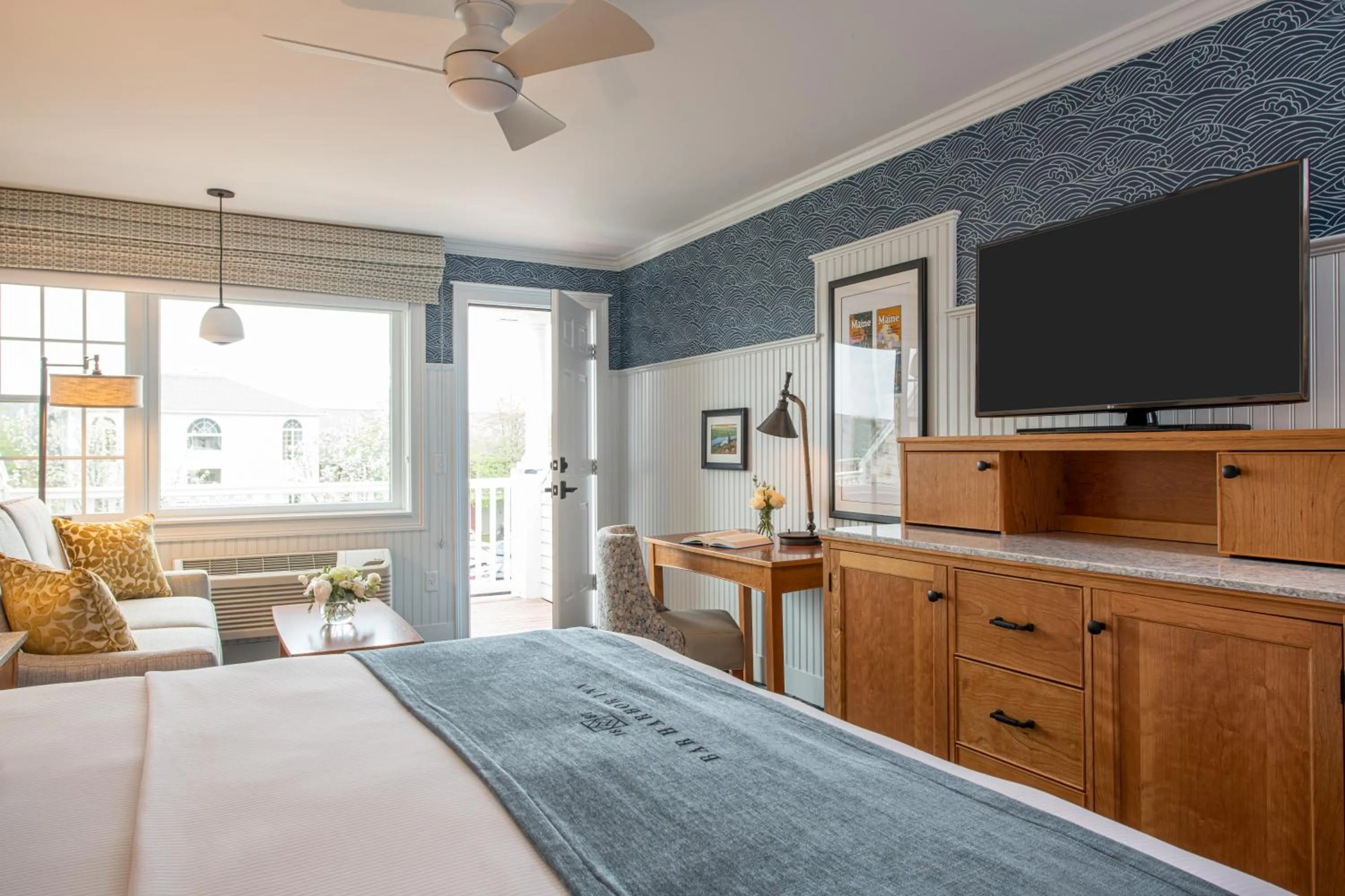 Bed in Bar Harbor Inn and Spa