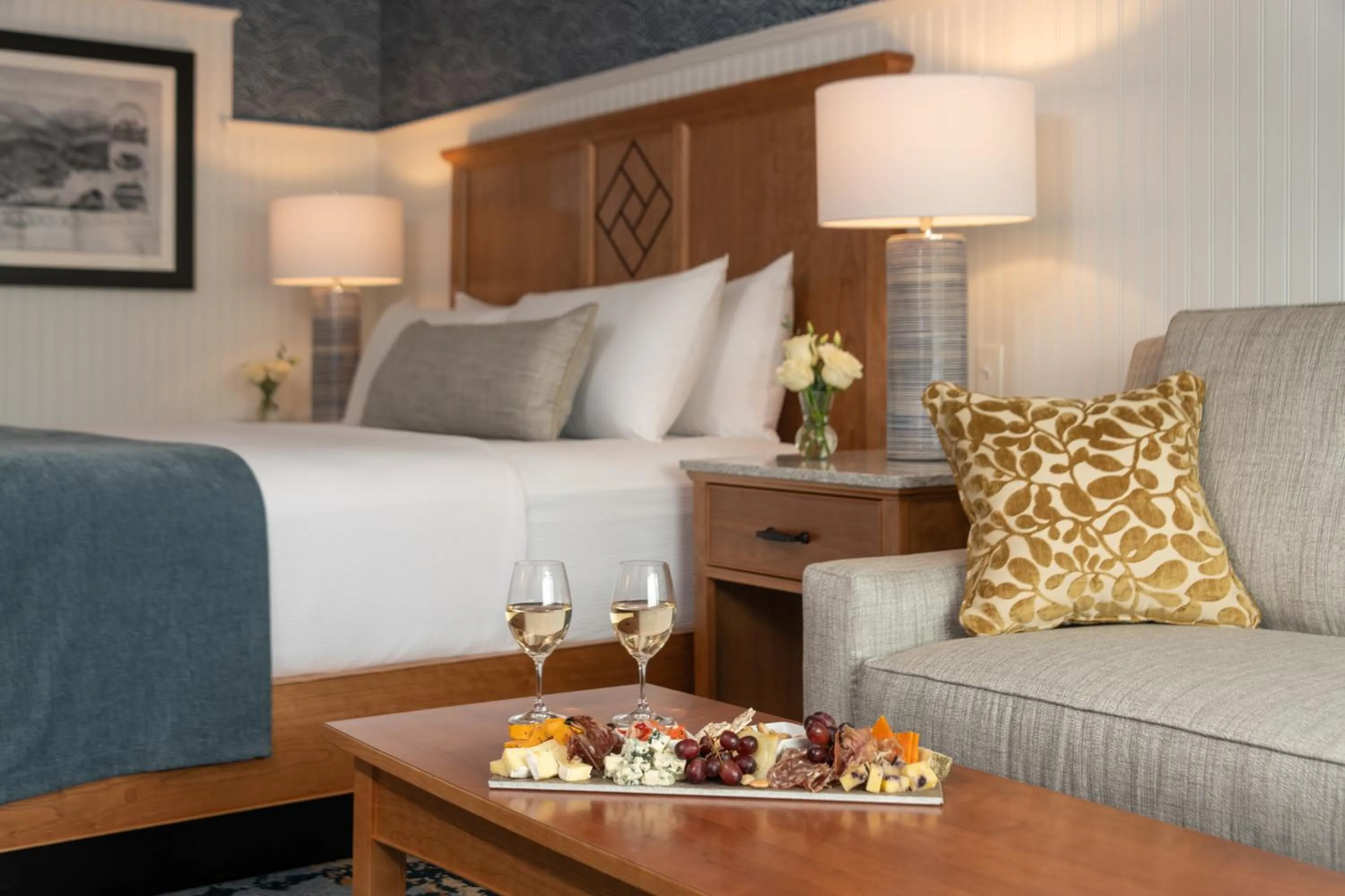 Bed in Bar Harbor Inn and Spa