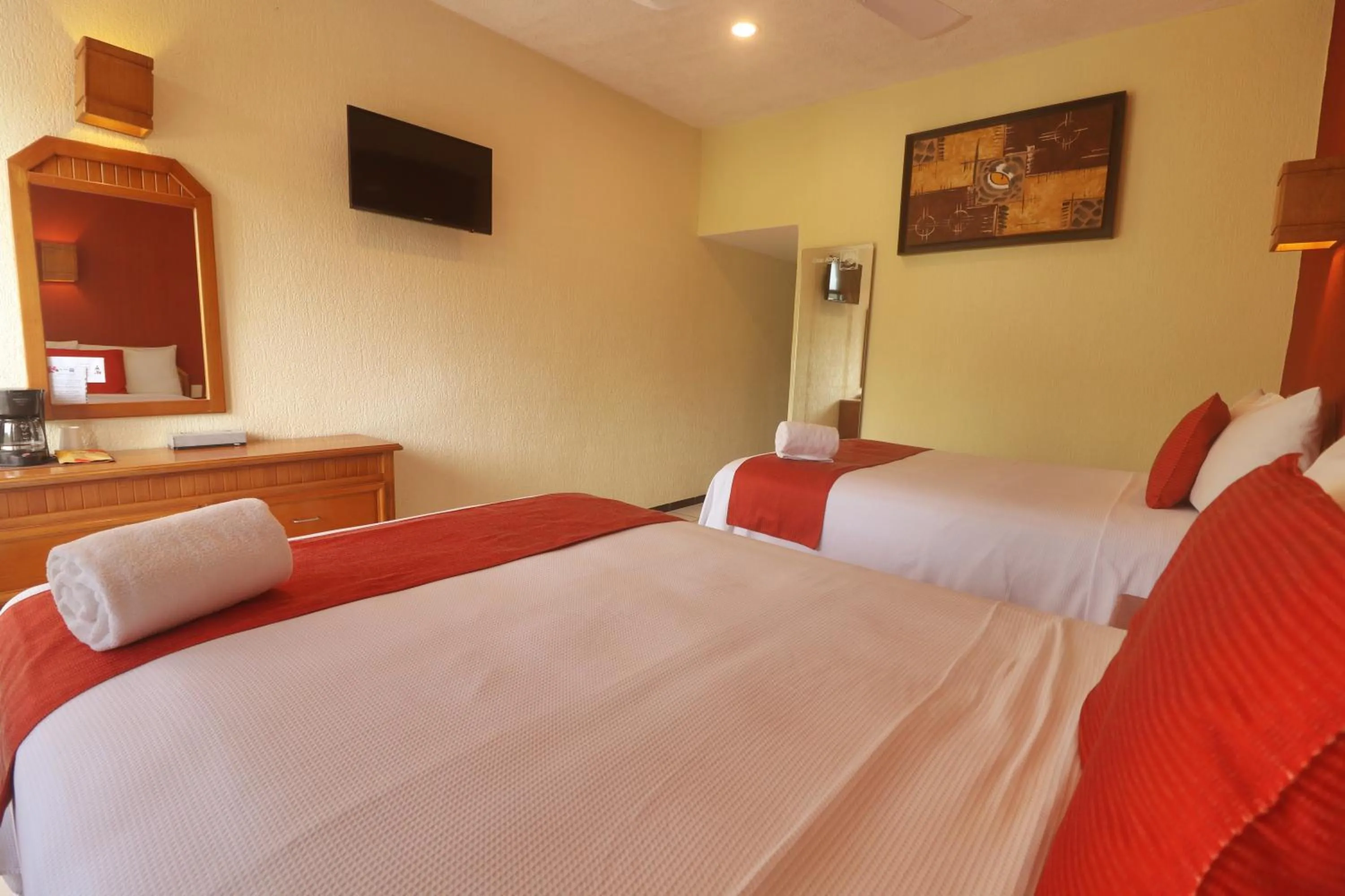 Photo of the whole room in Surf Olas Altas