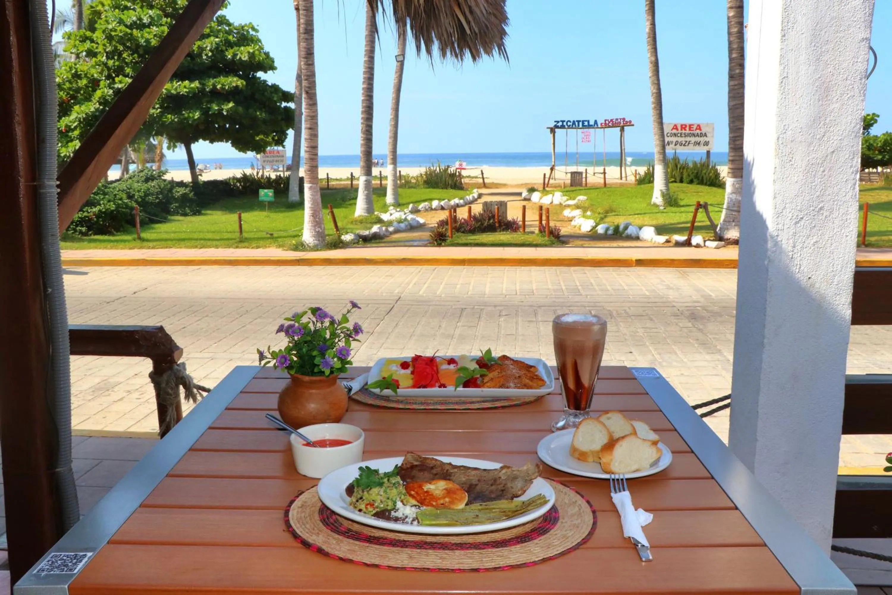 Lunch in Surf Olas Altas