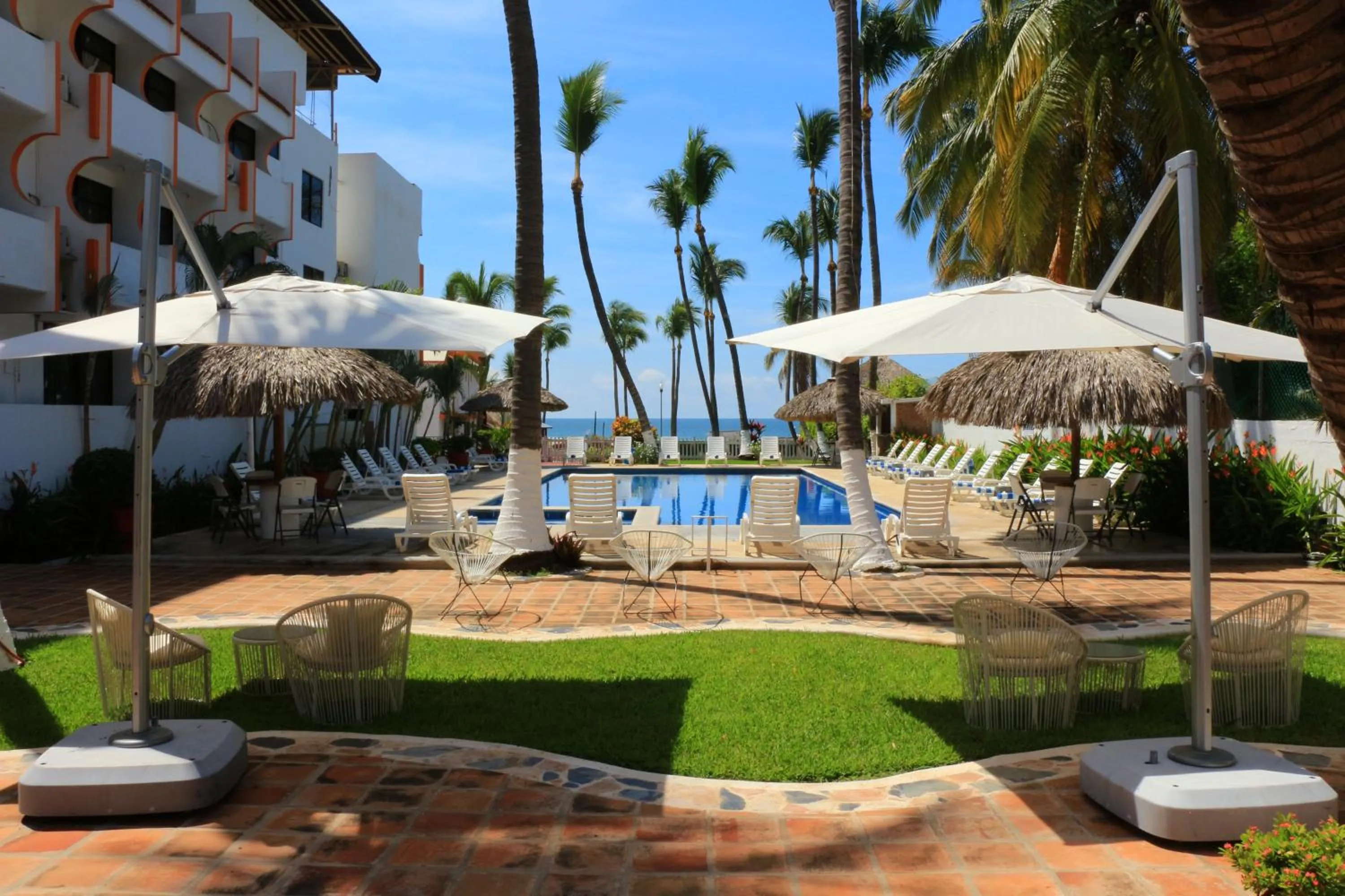 Swimming pool in Surf Olas Altas
