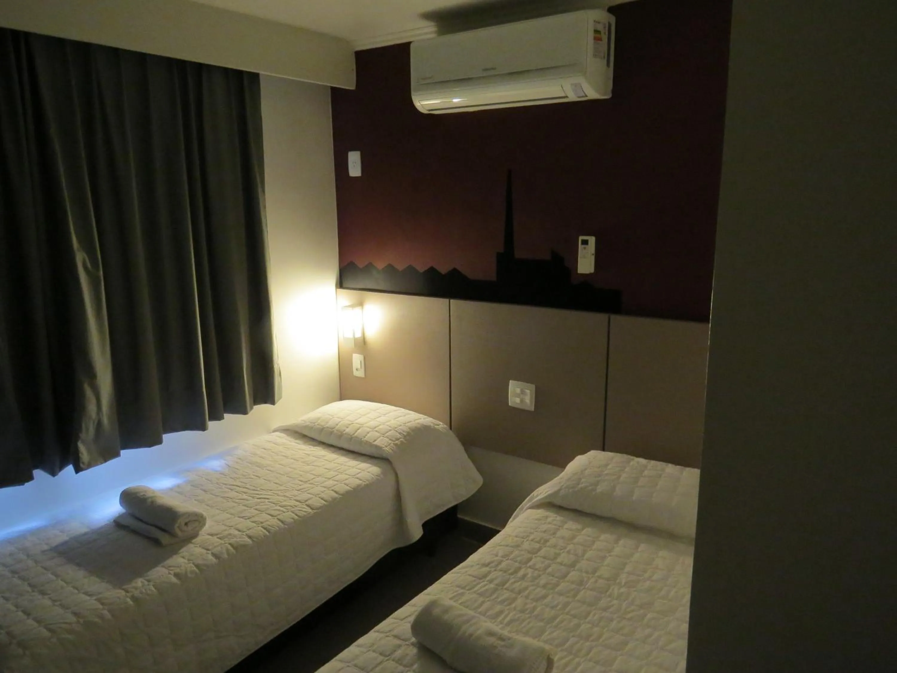 Bed in Minuano Hotel Express próx Orla Lago Guaíba, Mercado Público, 300 m Rodoviária