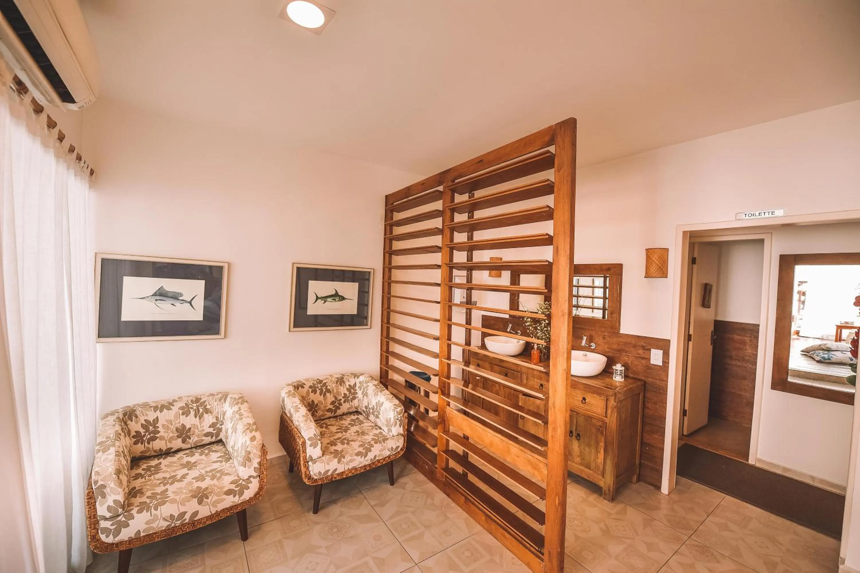 Seating area in Pousada da Prainha