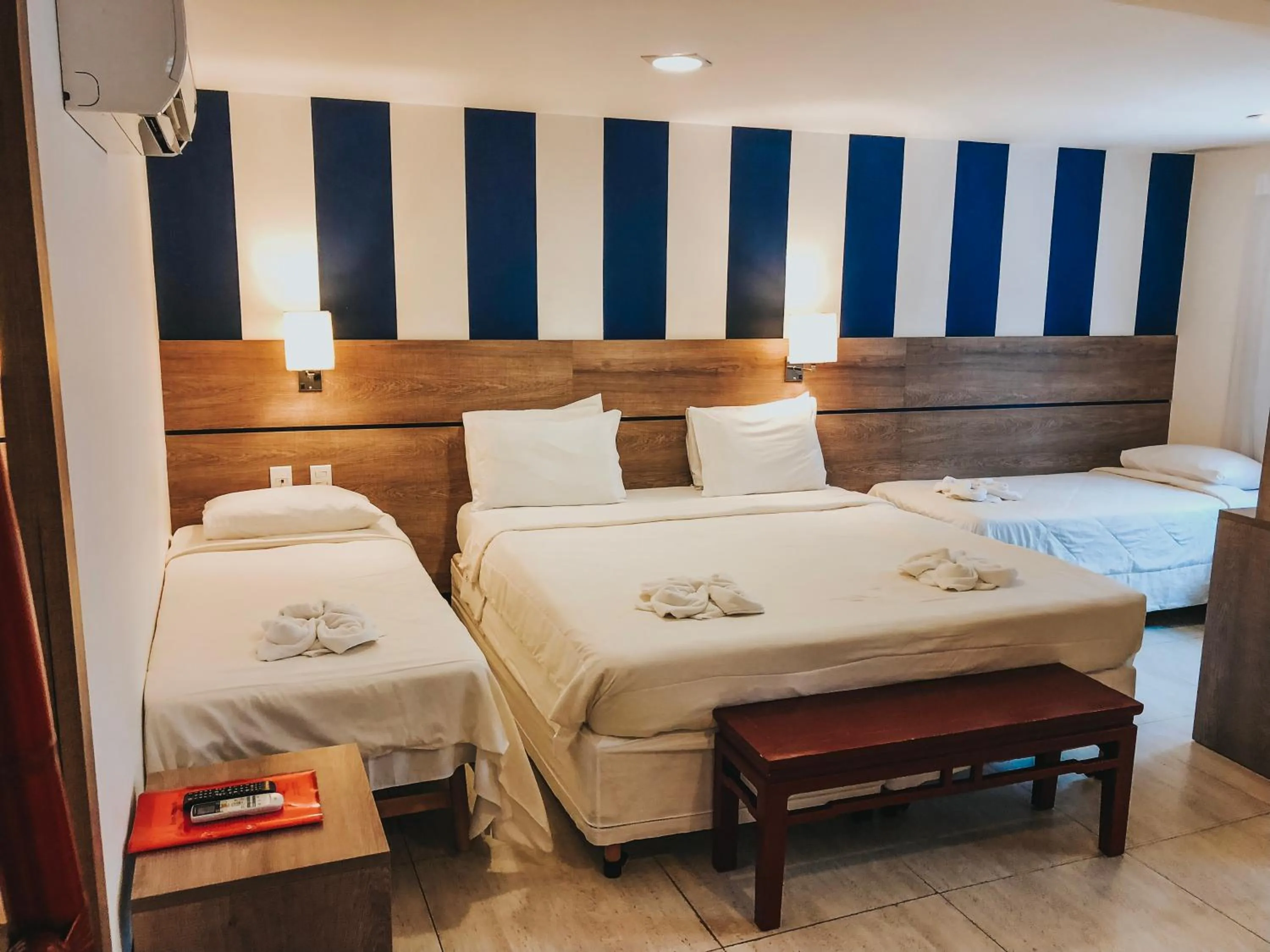 Photo of the whole room, Bed in Pousada da Prainha