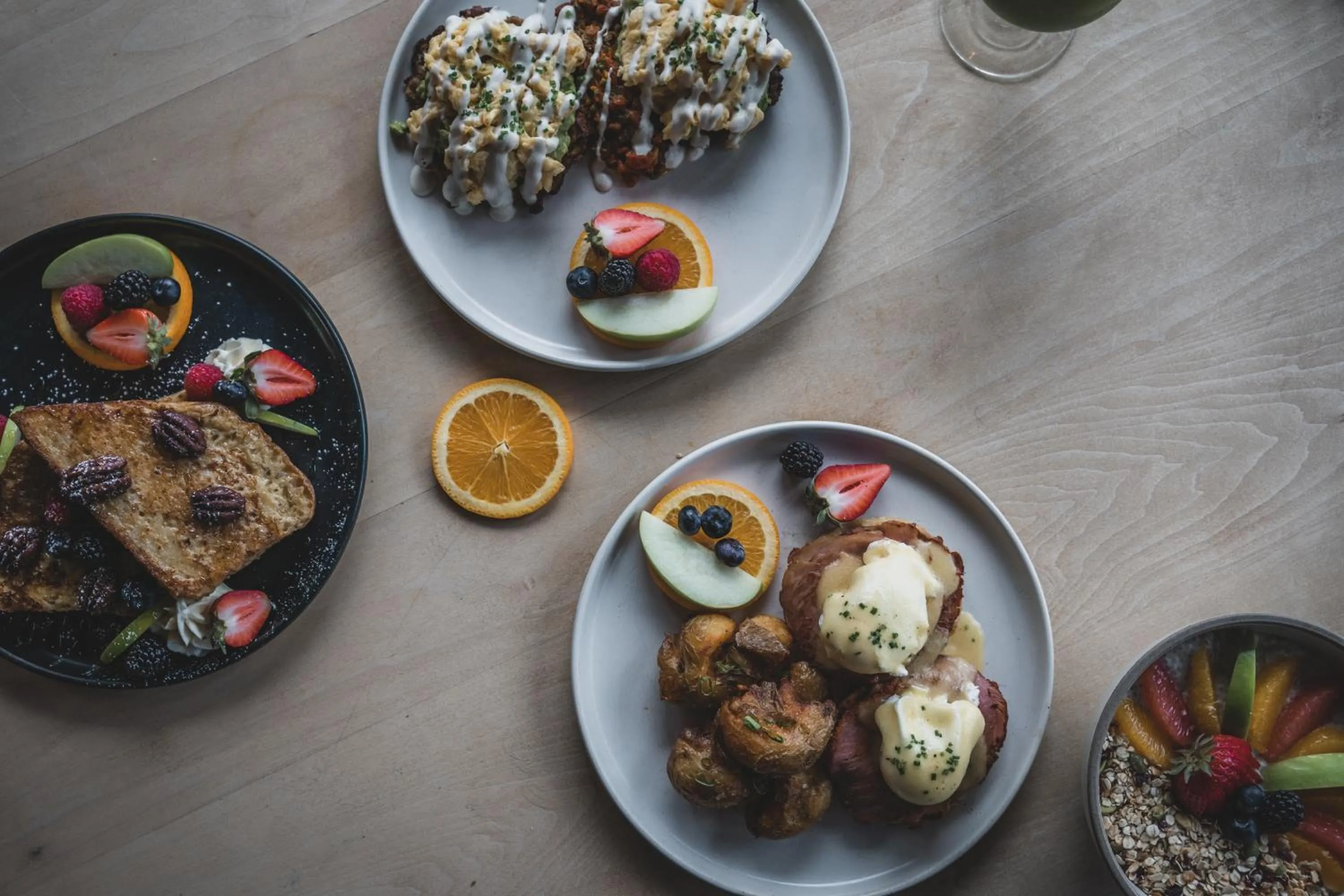 Restaurant/places to eat in Black Rock Oceanfront Resort