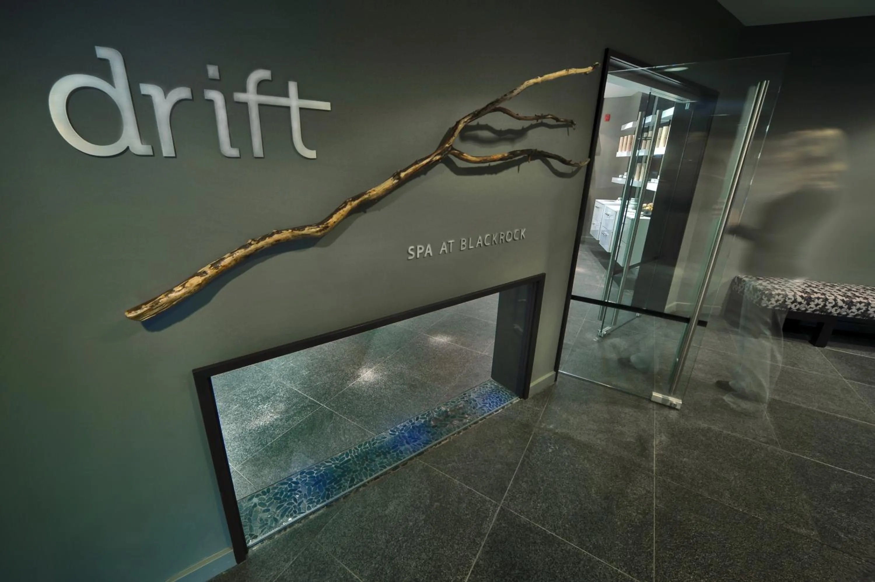 Spa and wellness centre/facilities in Black Rock Oceanfront Resort