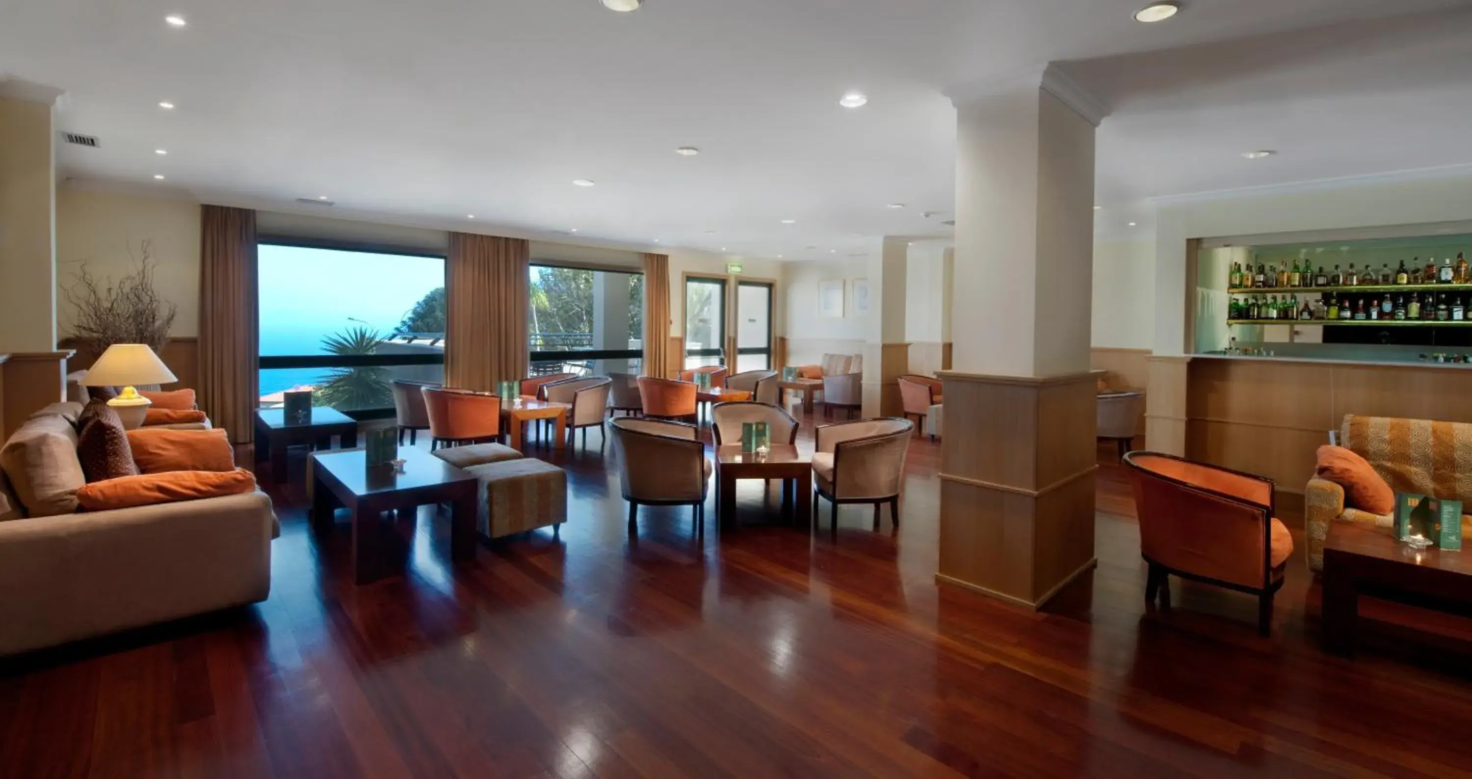Lounge or bar in Madeira Panorâmico Hotel Lounge or bar in Madeira Panorâmico Hotel
