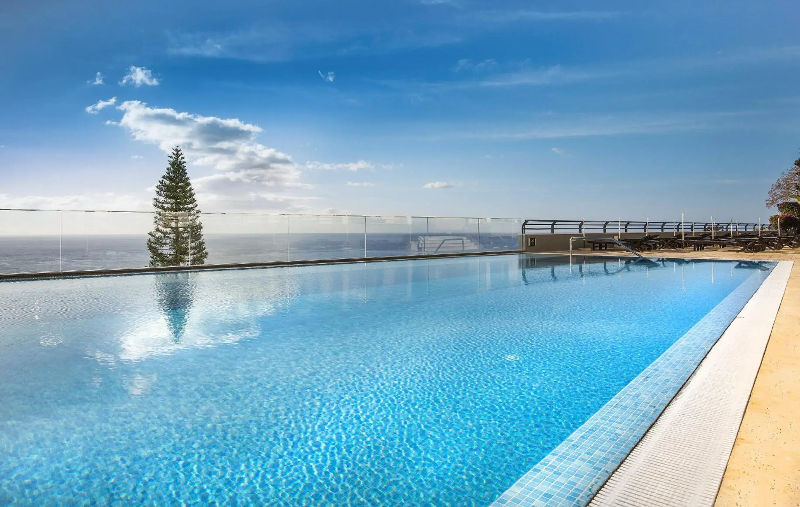 Swimming pool in Madeira Panorâmico Hotel Swimming pool in Madeira Panorâmico Hotel