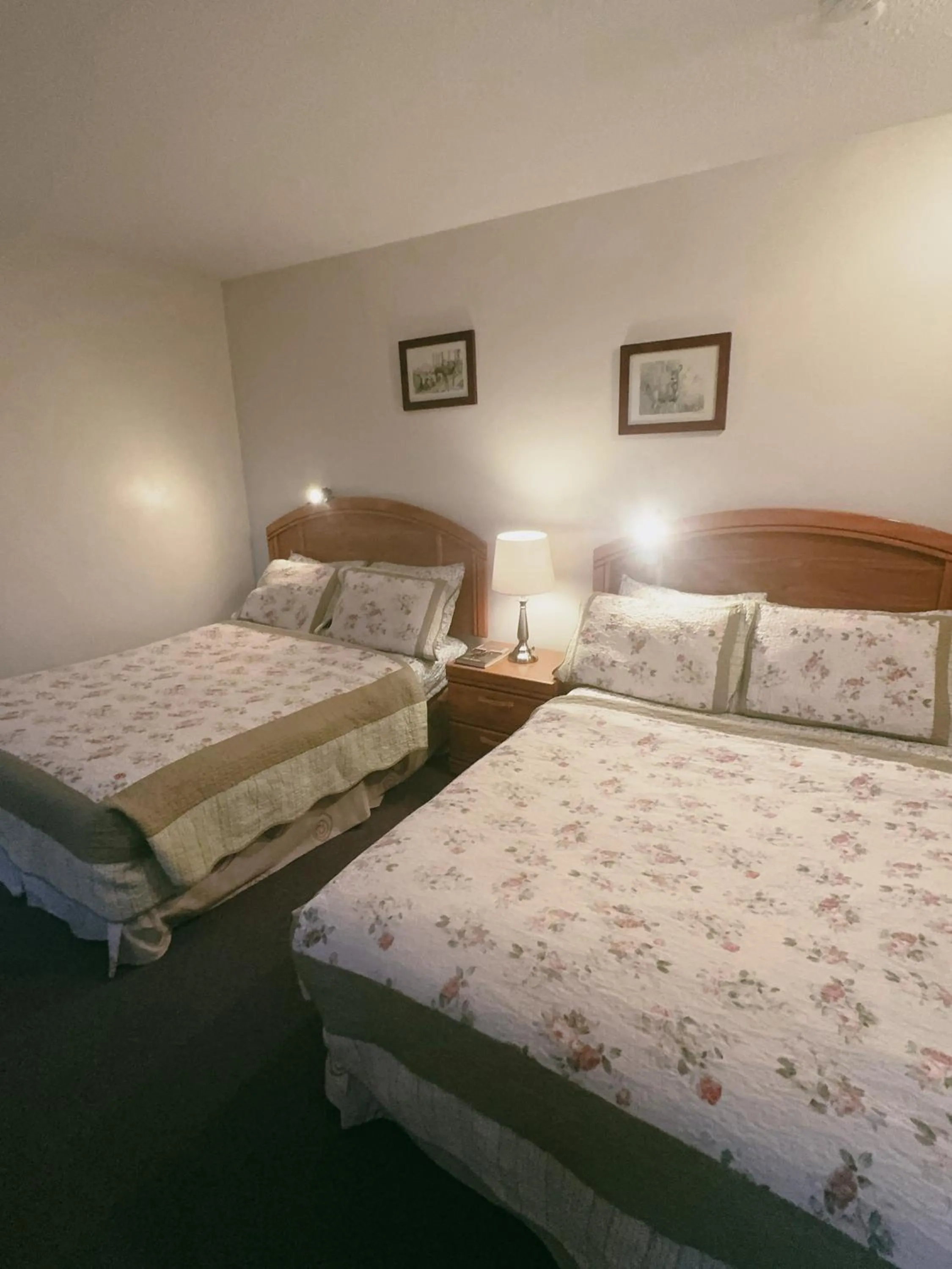 Bedroom, Bed in Alpine Meadows Lodge