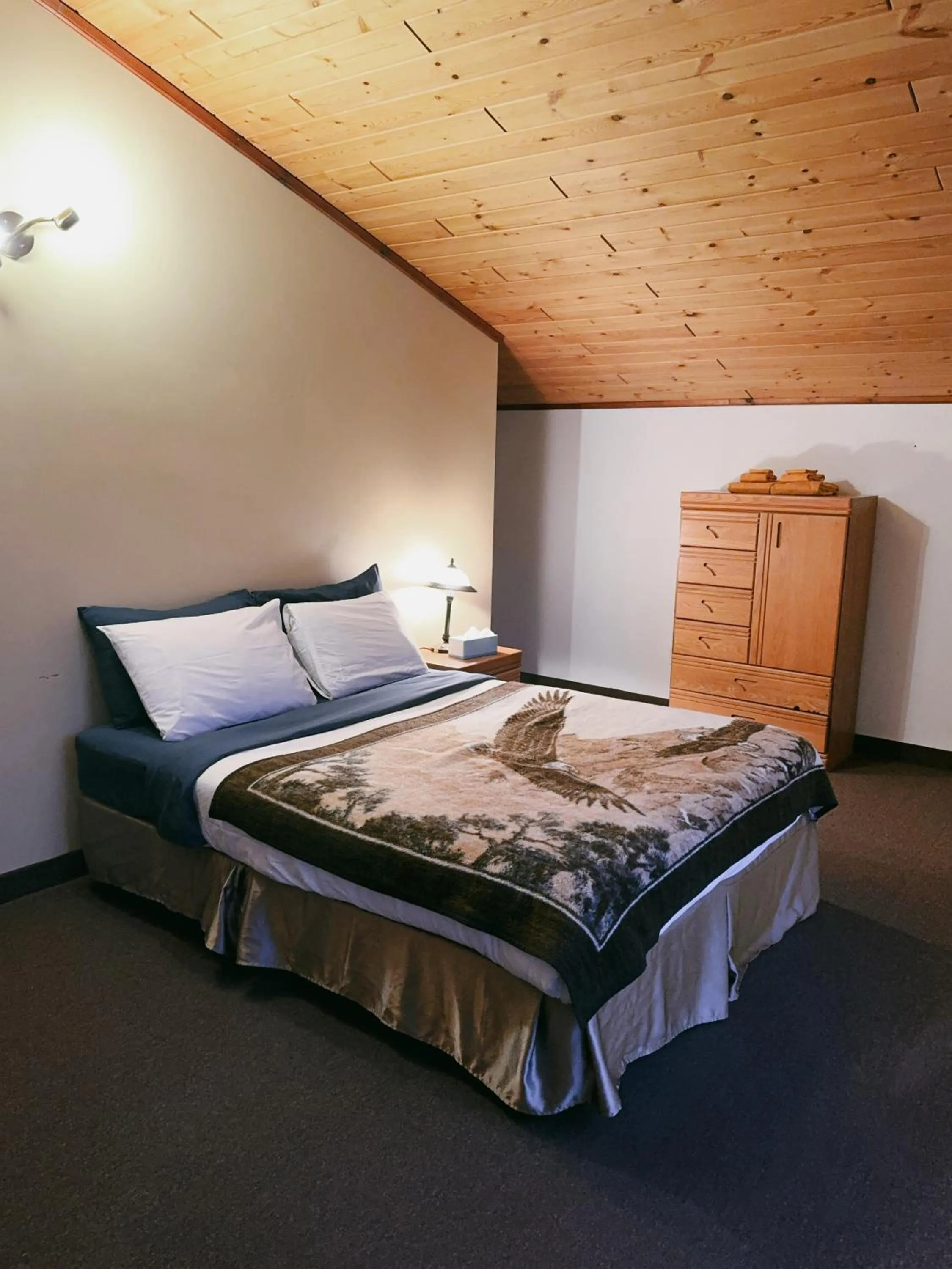 Bedroom, Bed in Alpine Meadows Lodge