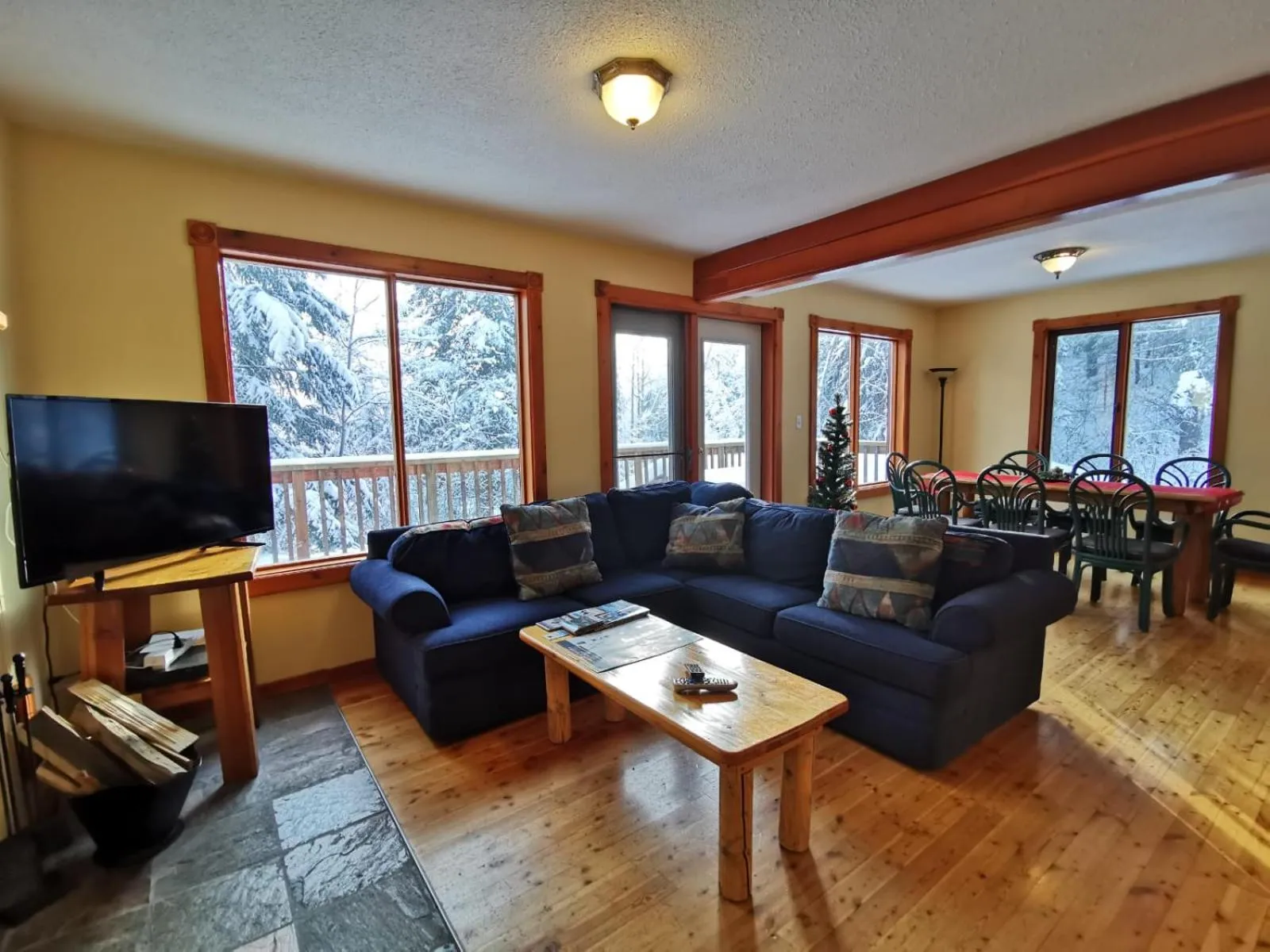 Living room in Alpine Meadows Lodge