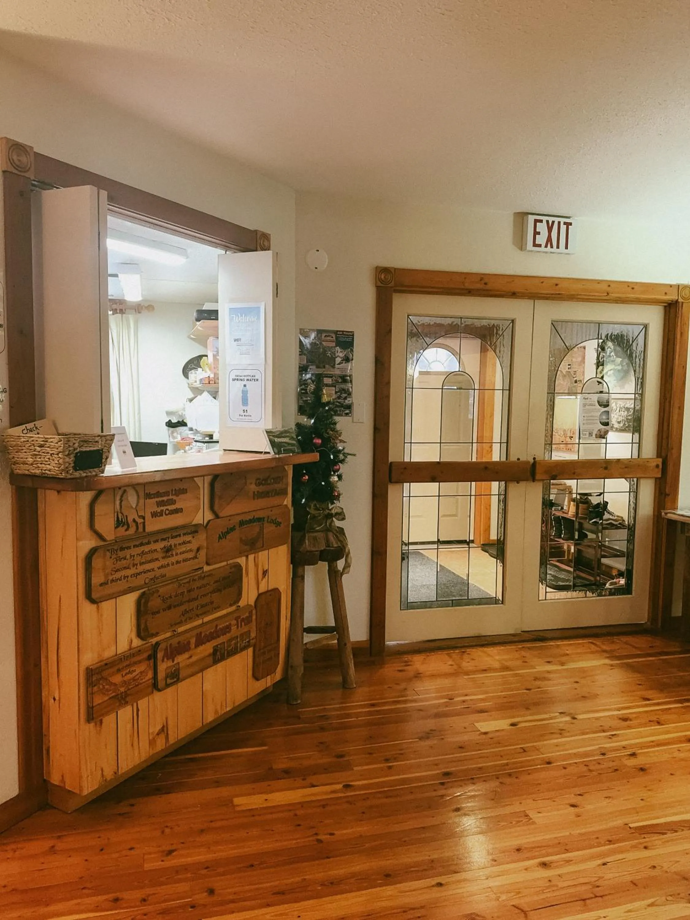 Lobby or reception in Alpine Meadows Lodge