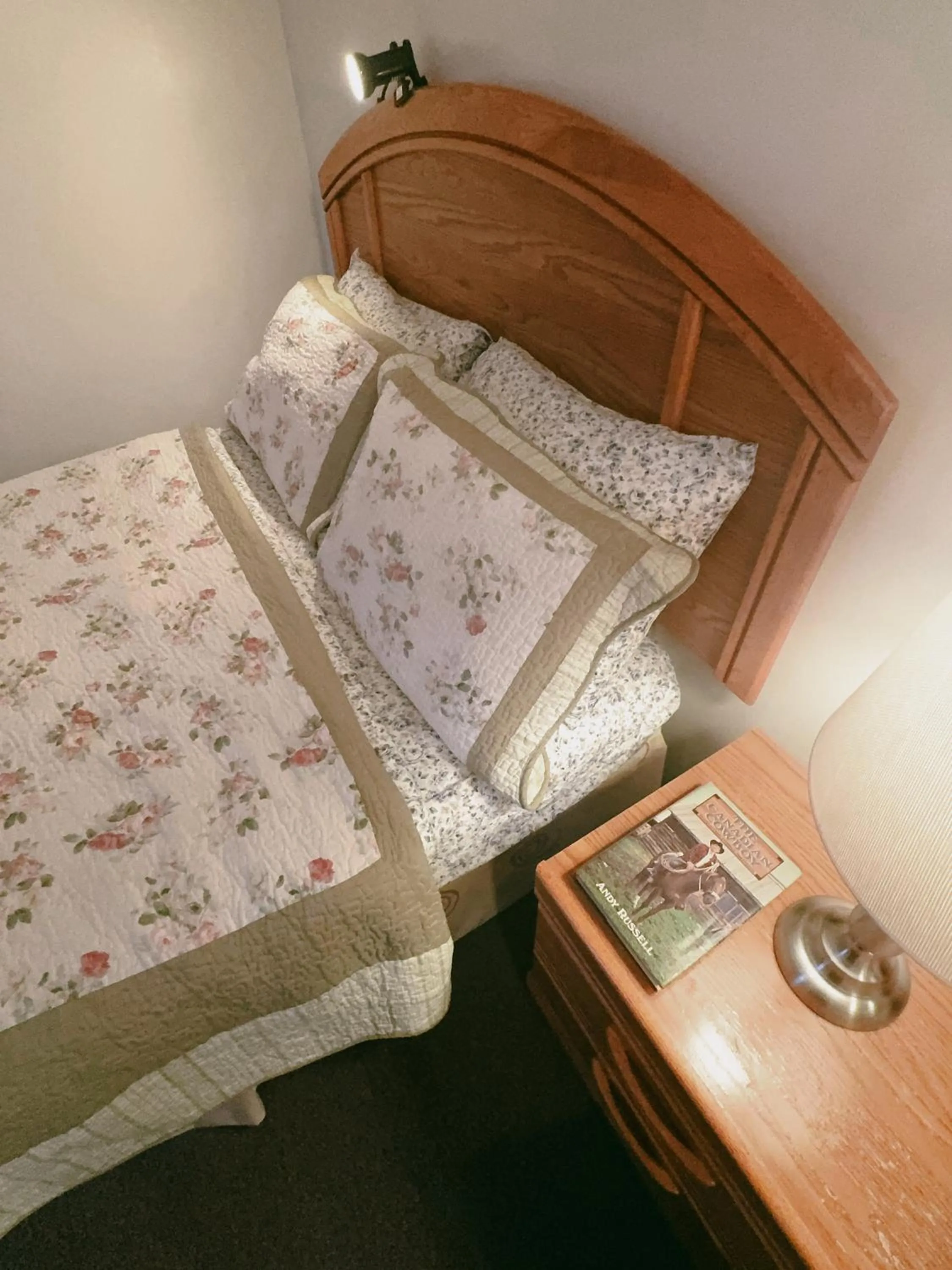 Bed in Alpine Meadows Lodge