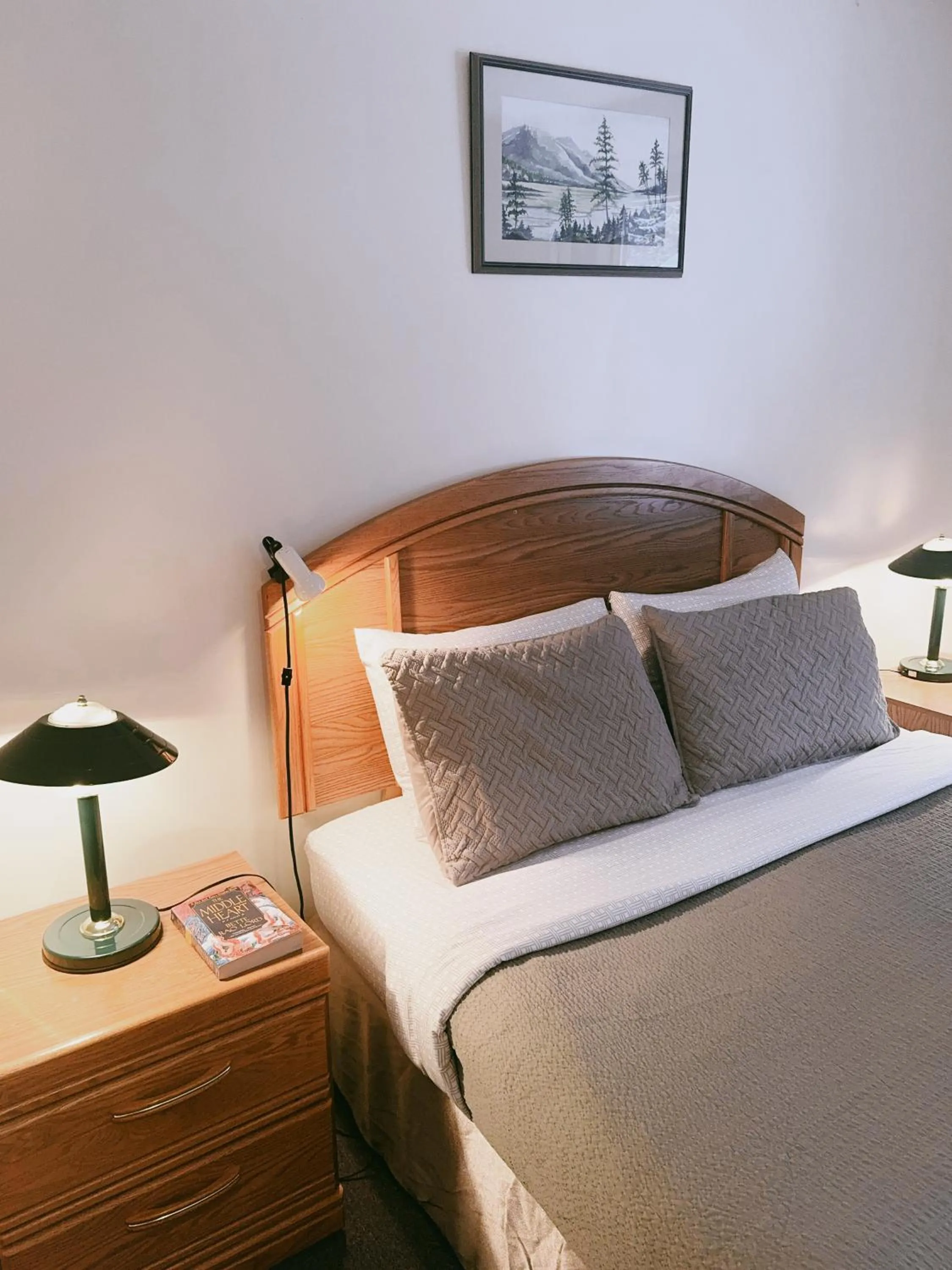 Bed in Alpine Meadows Lodge