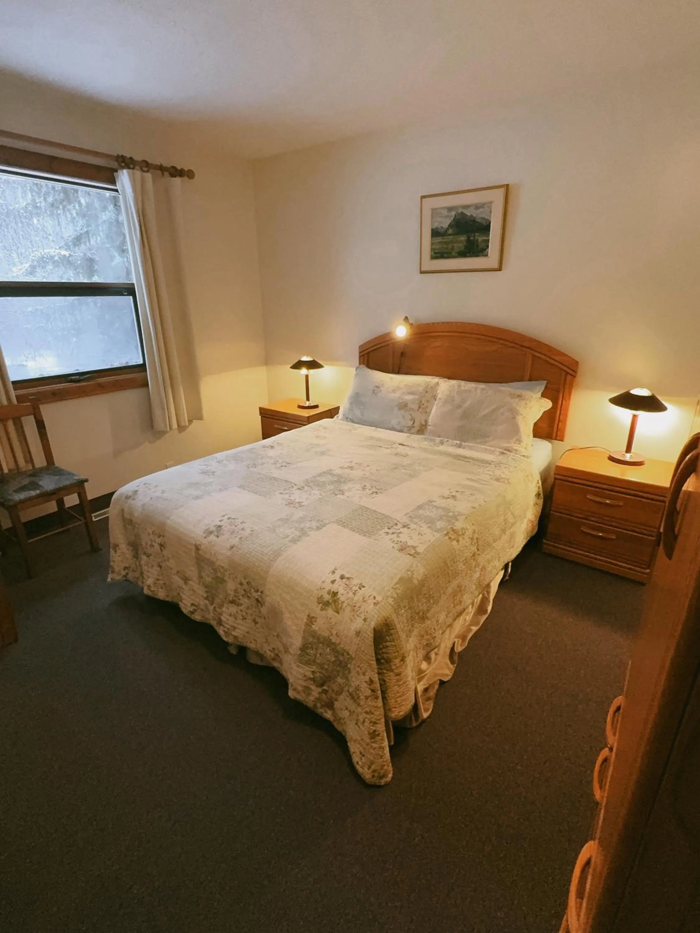 Bed in Alpine Meadows Lodge