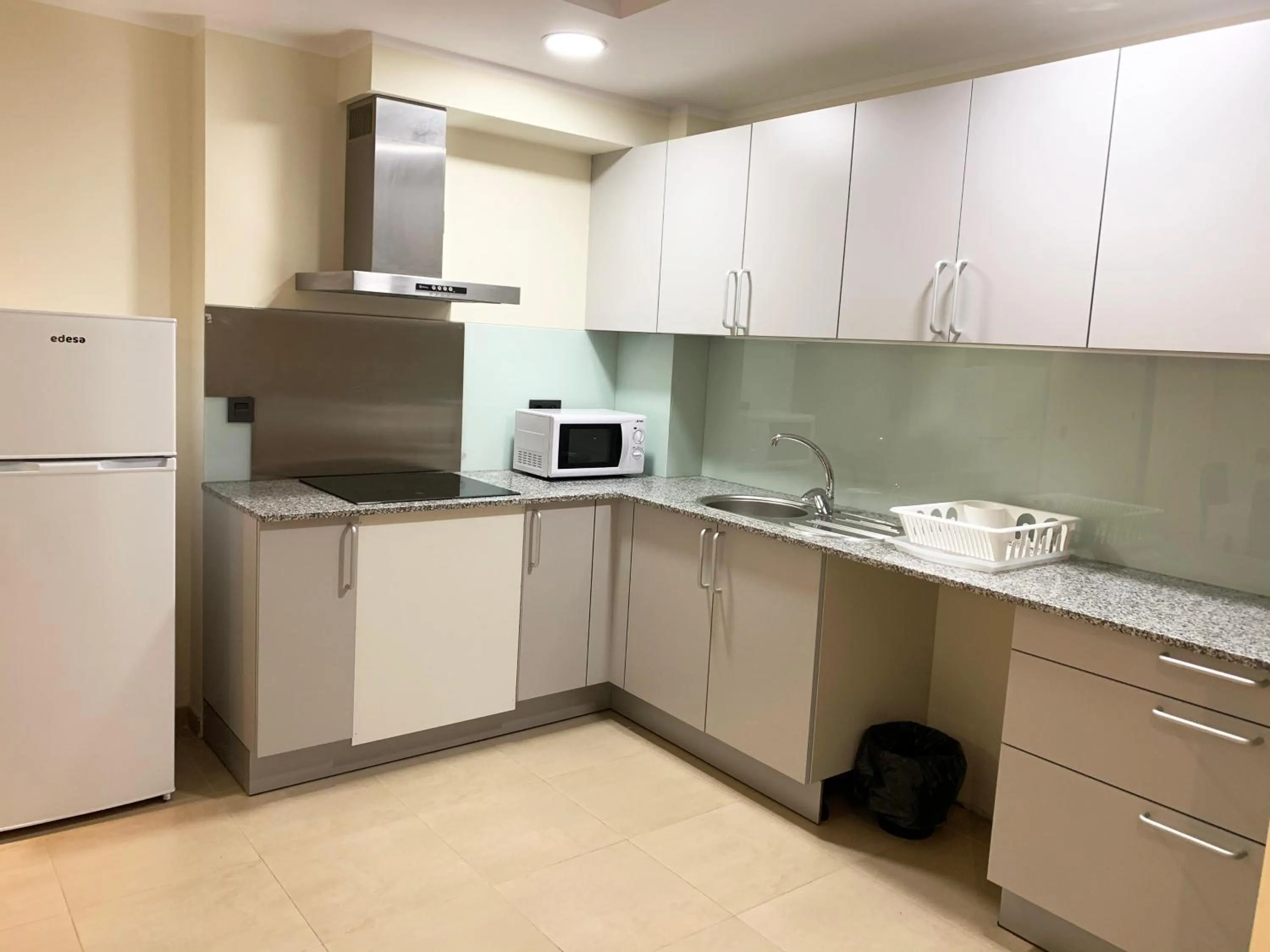 Kitchen or kitchenette in Apartamentos Llorts Ordino 3000
