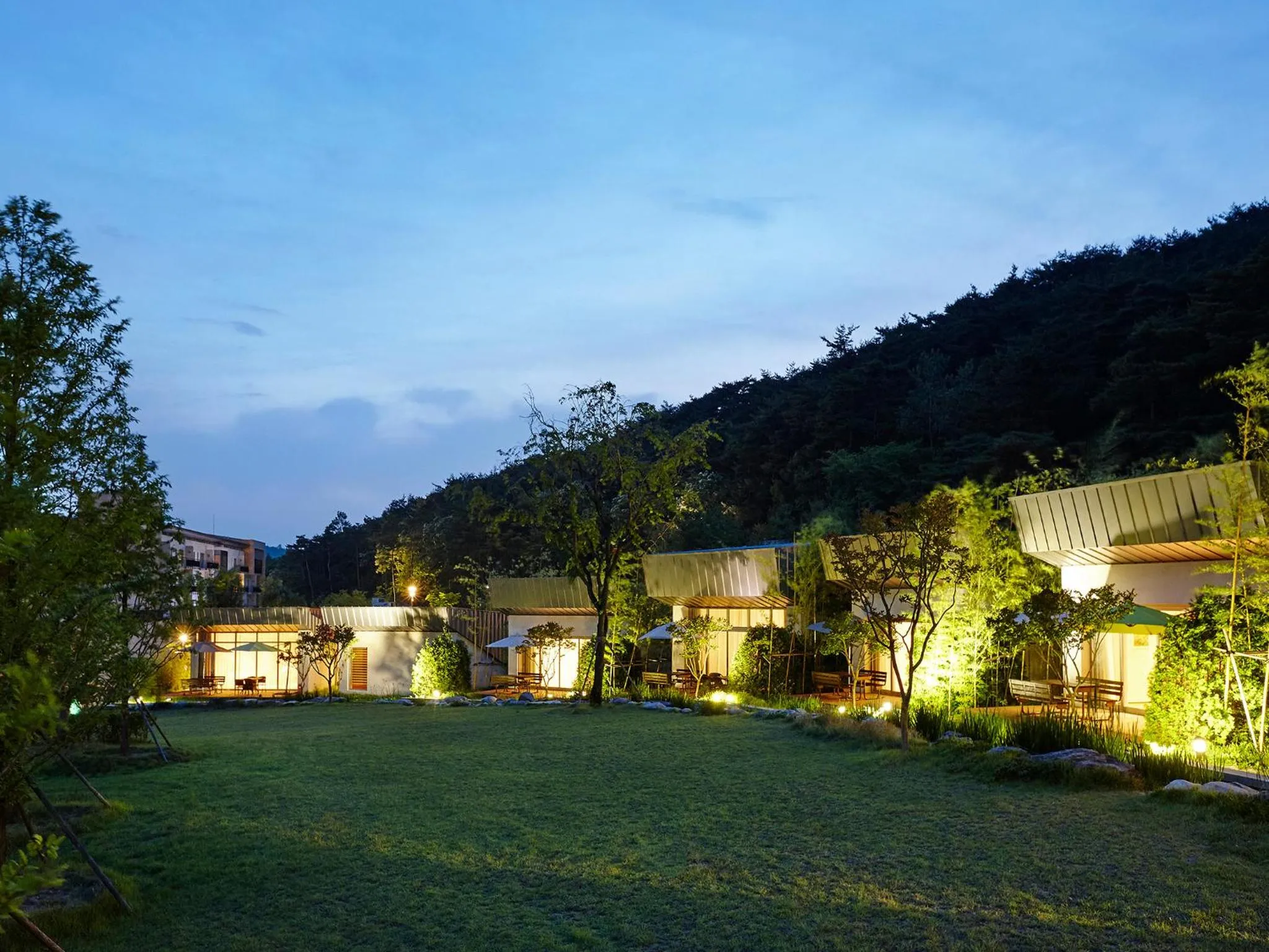 Garden in The Suites Hotel Namwon