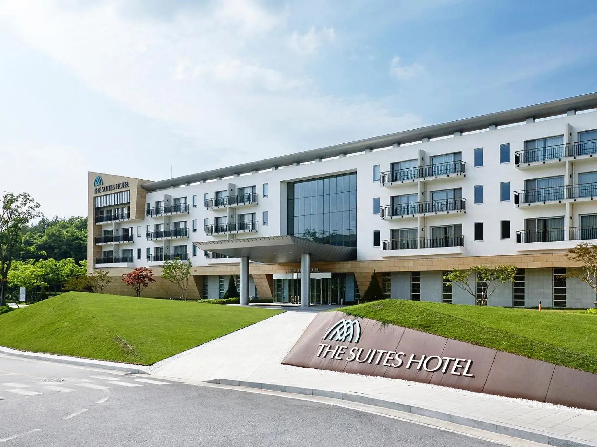 Facade/entrance in The Suites Hotel Namwon Facade/entrance in The Suites Hotel Namwon