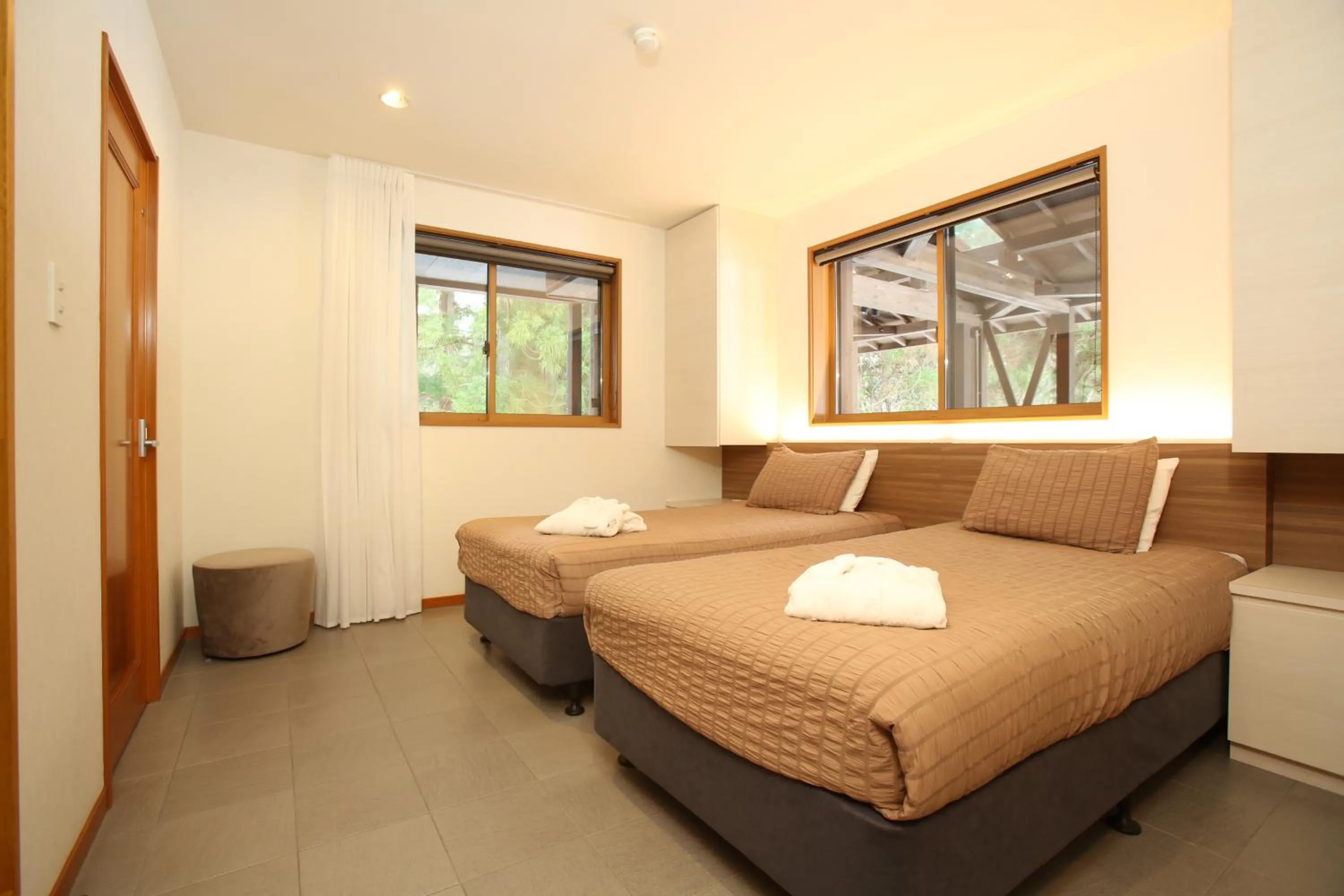 Bed in Bears Den Mountain Lodge