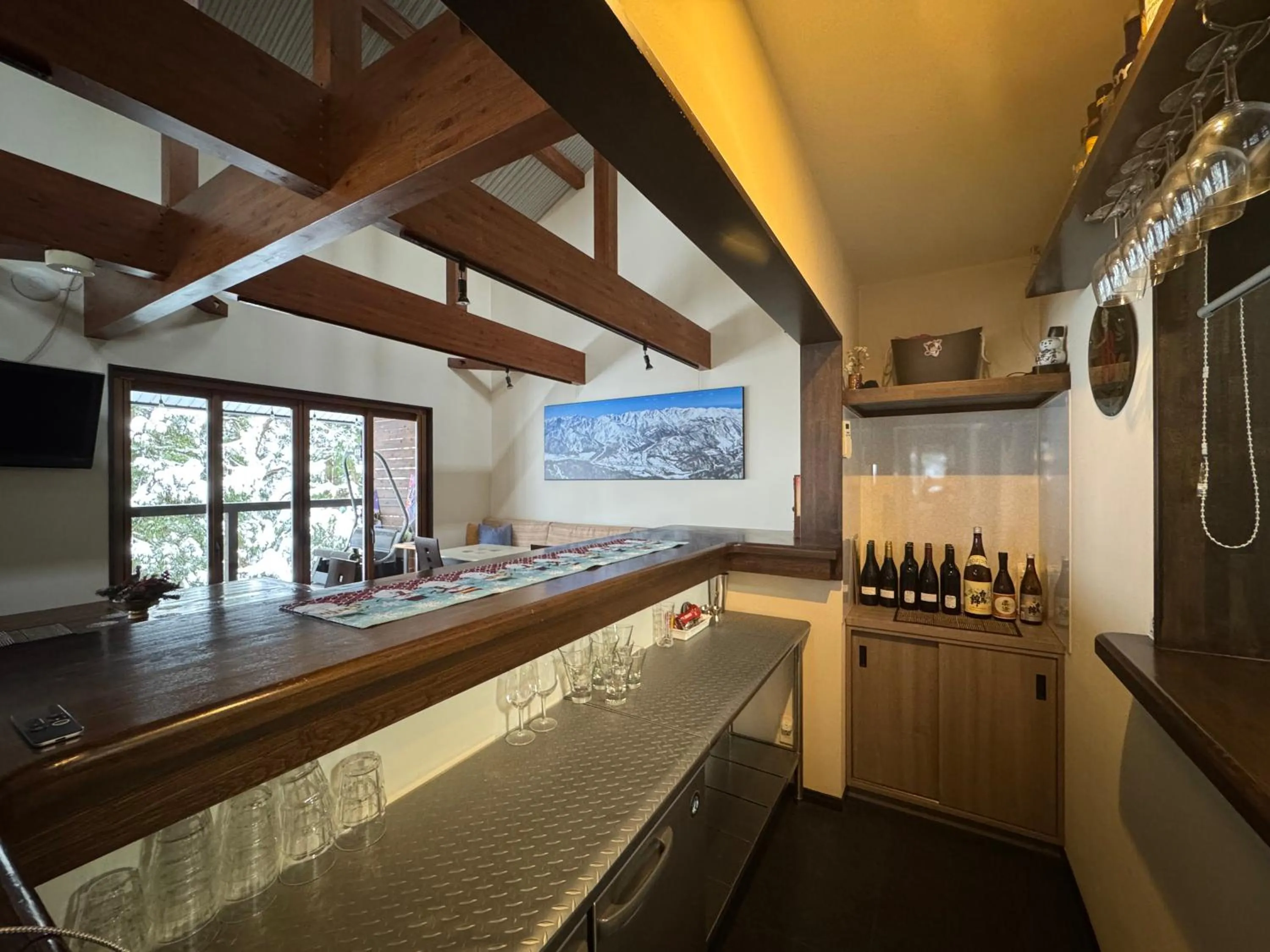 Lounge or bar in Bears Den Mountain Lodge