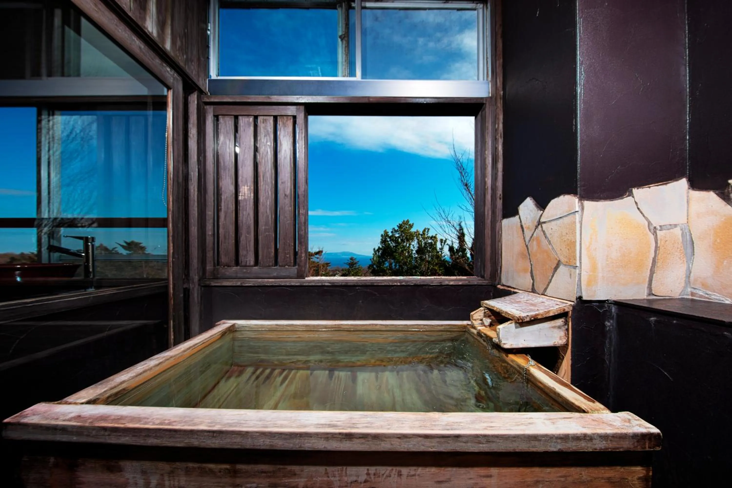 Hot Spring Bath in 伊豆高原の隠れ宿Syuhari守破離
