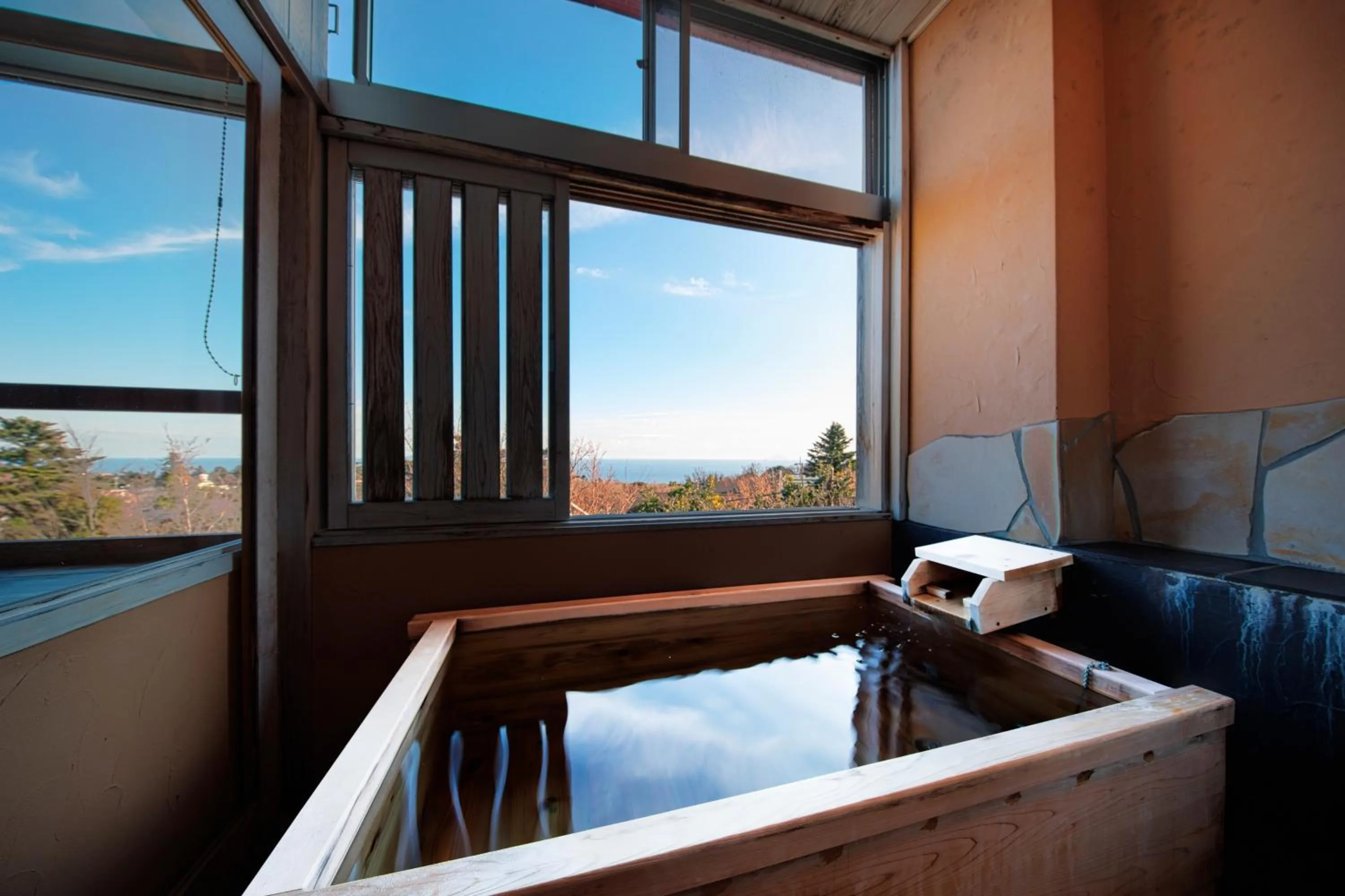 Hot Spring Bath in 伊豆高原の隠れ宿Syuhari守破離