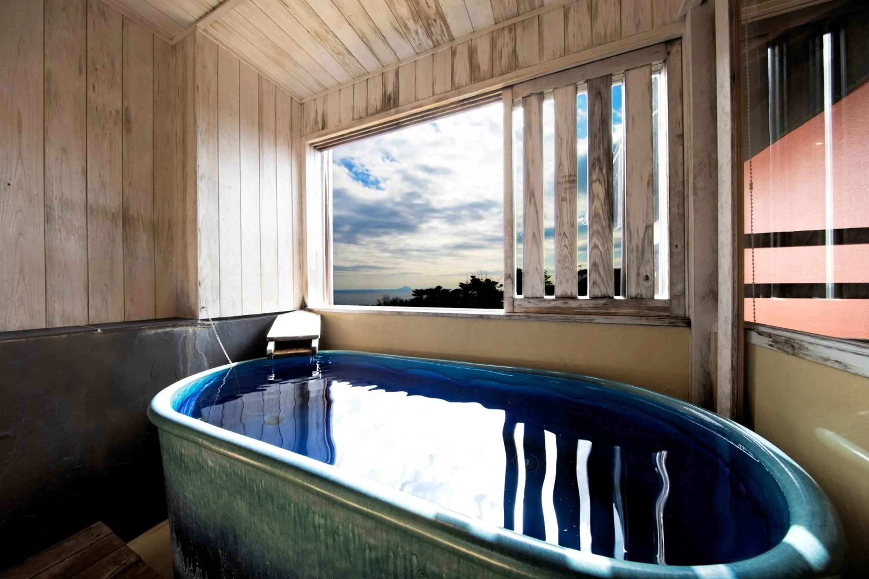 Hot Spring Bath in 伊豆高原の隠れ宿Syuhari守破離