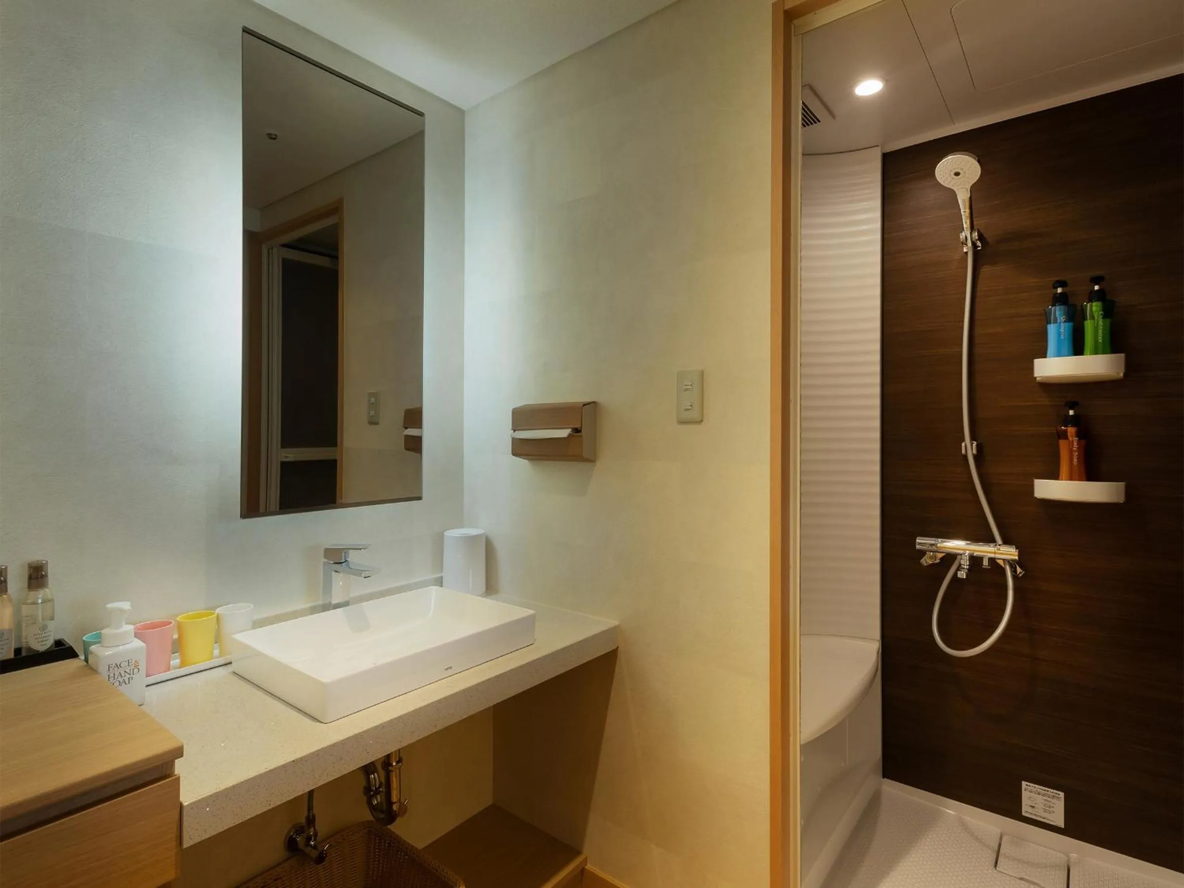 Shower in Tendo Hotel