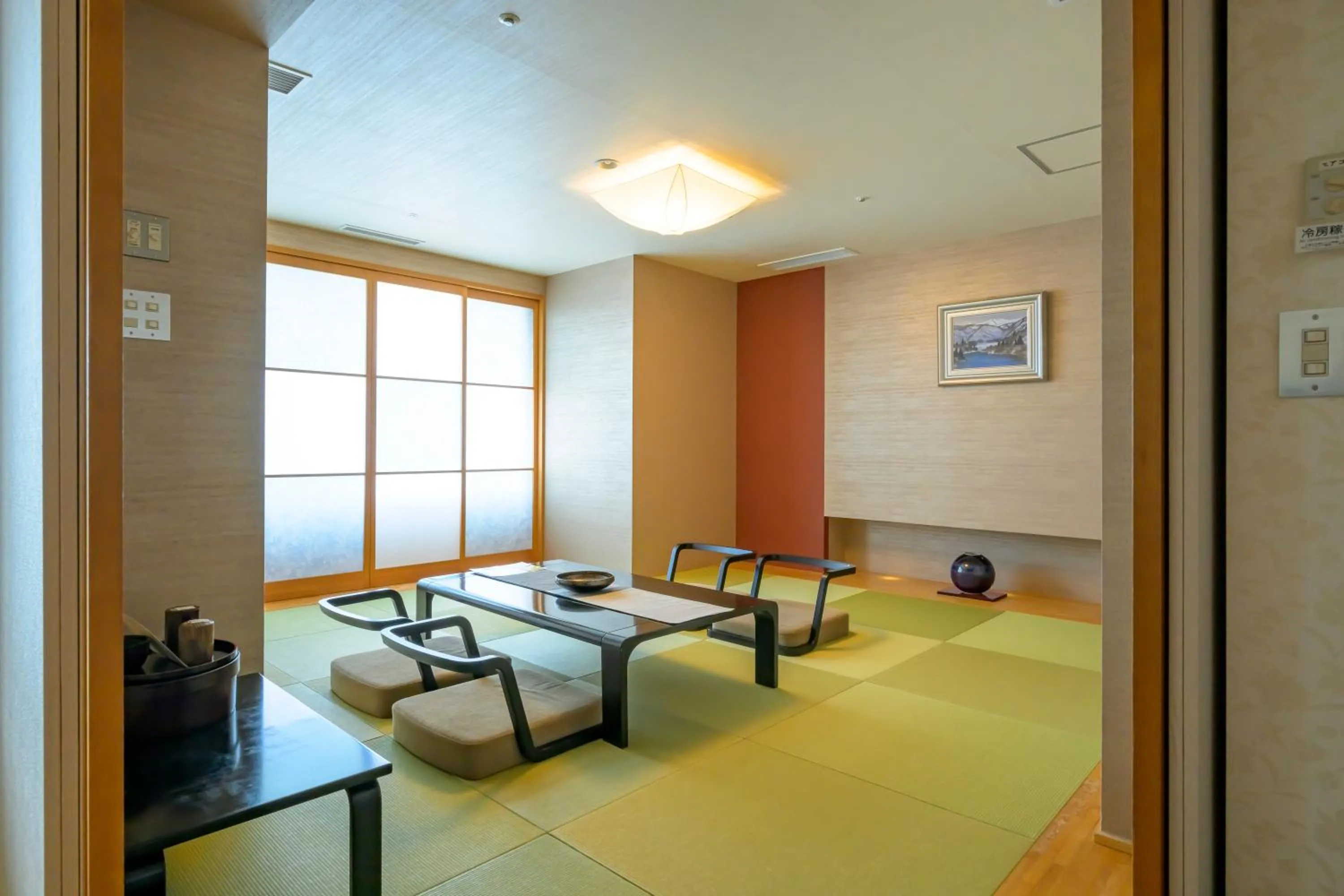 Photo of the whole room in Tendo Hotel