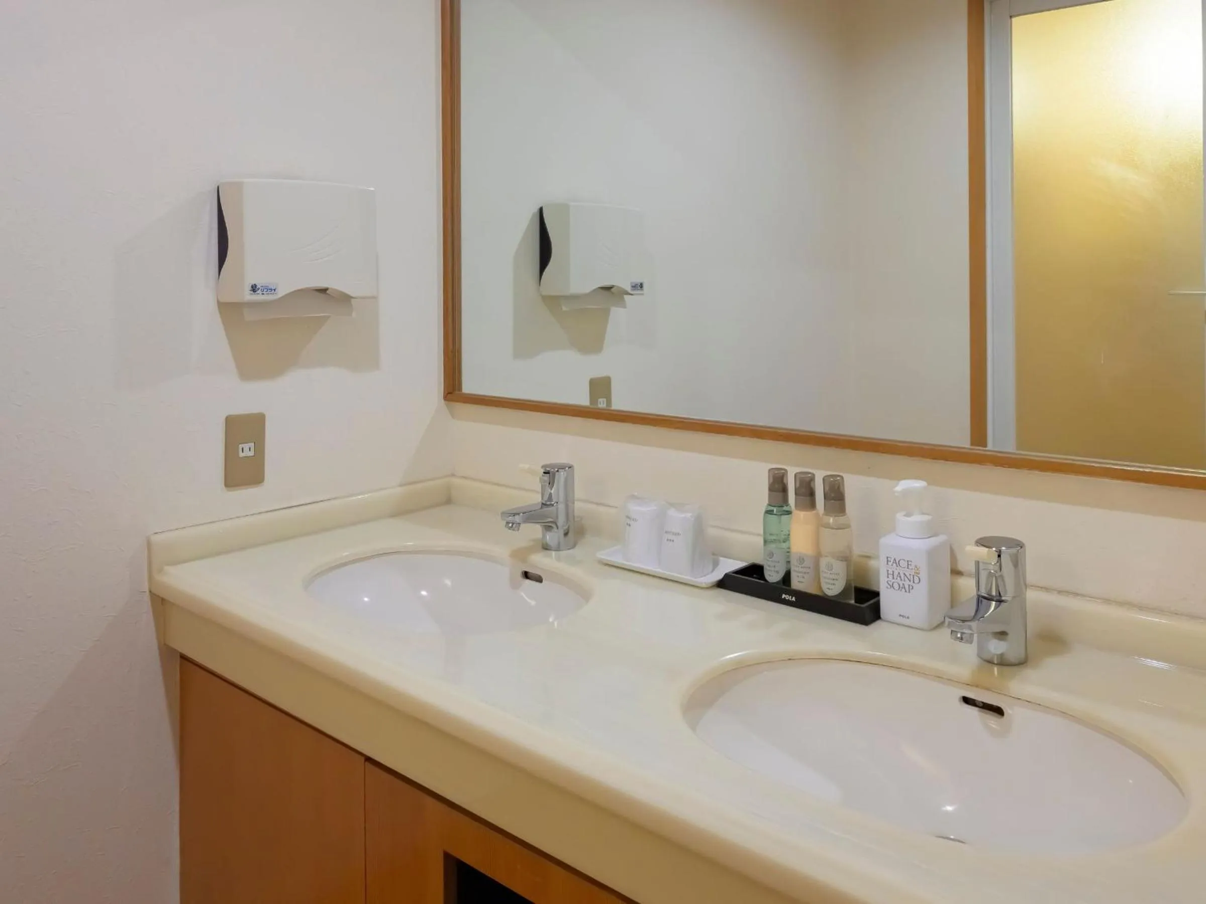 Photo of the whole room in Tendo Hotel