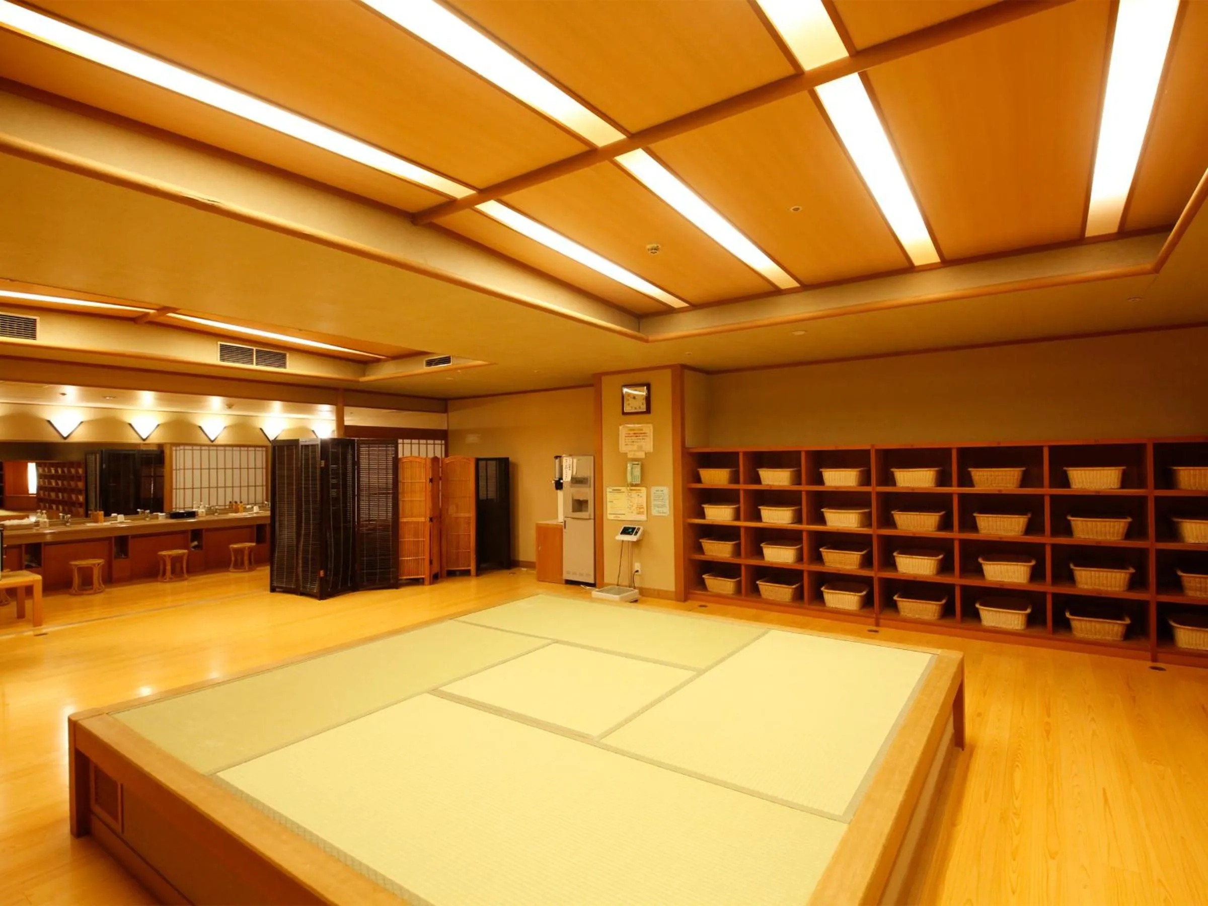 Public Bath in Tendo Hotel