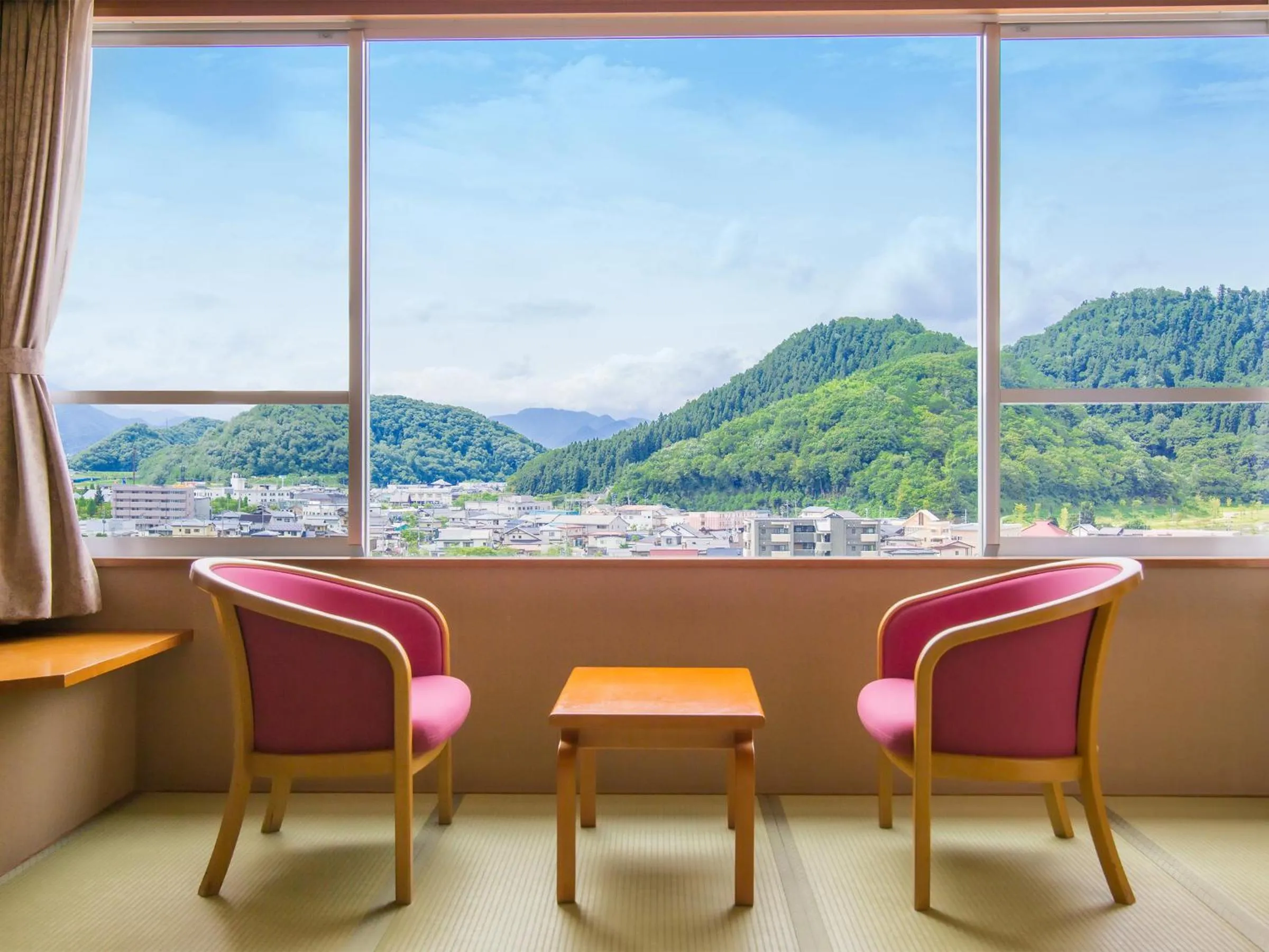 Photo of the whole room in Tendo Hotel