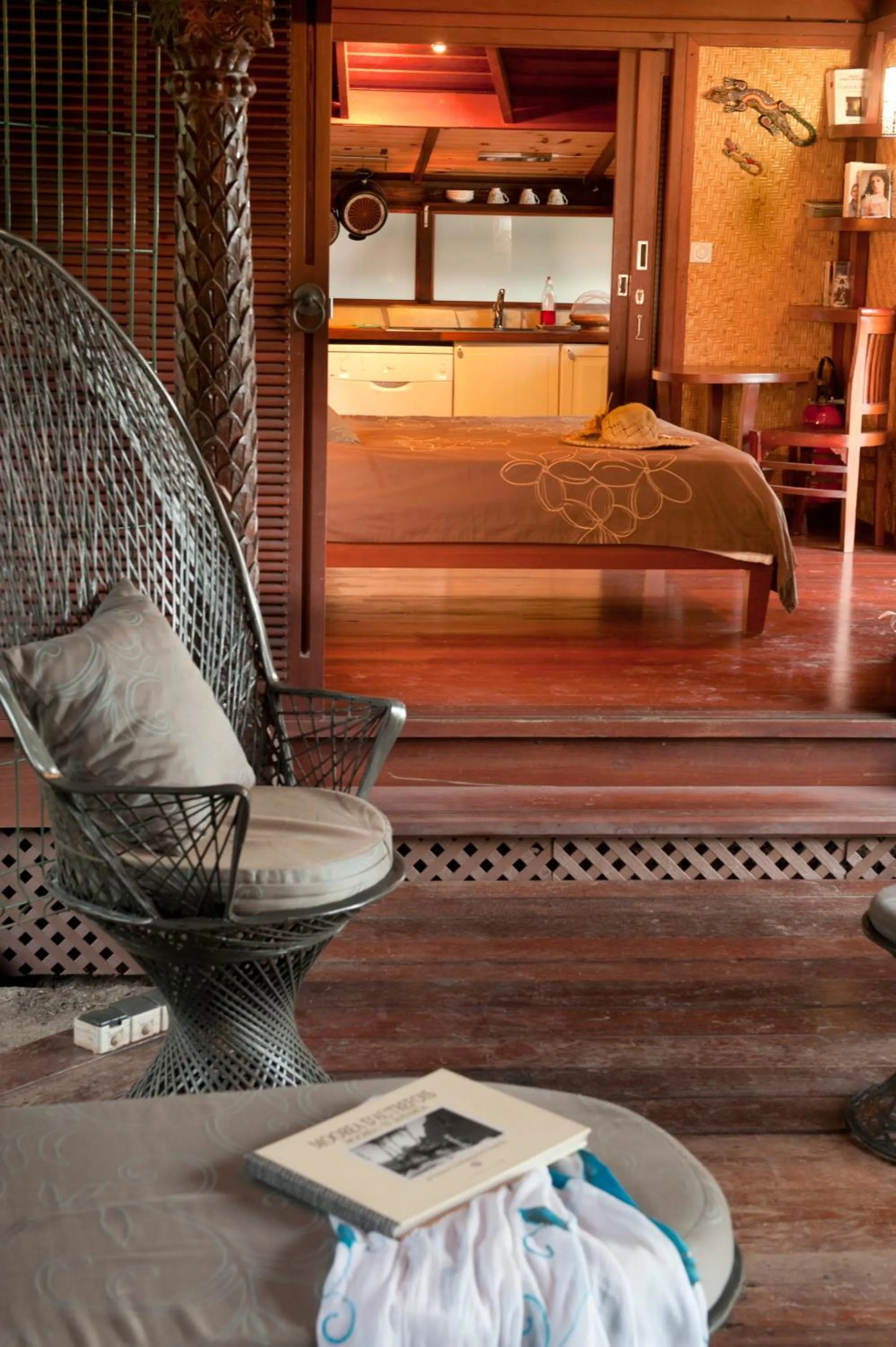 Decorative detail, Bed in Robinson's Cove Villas