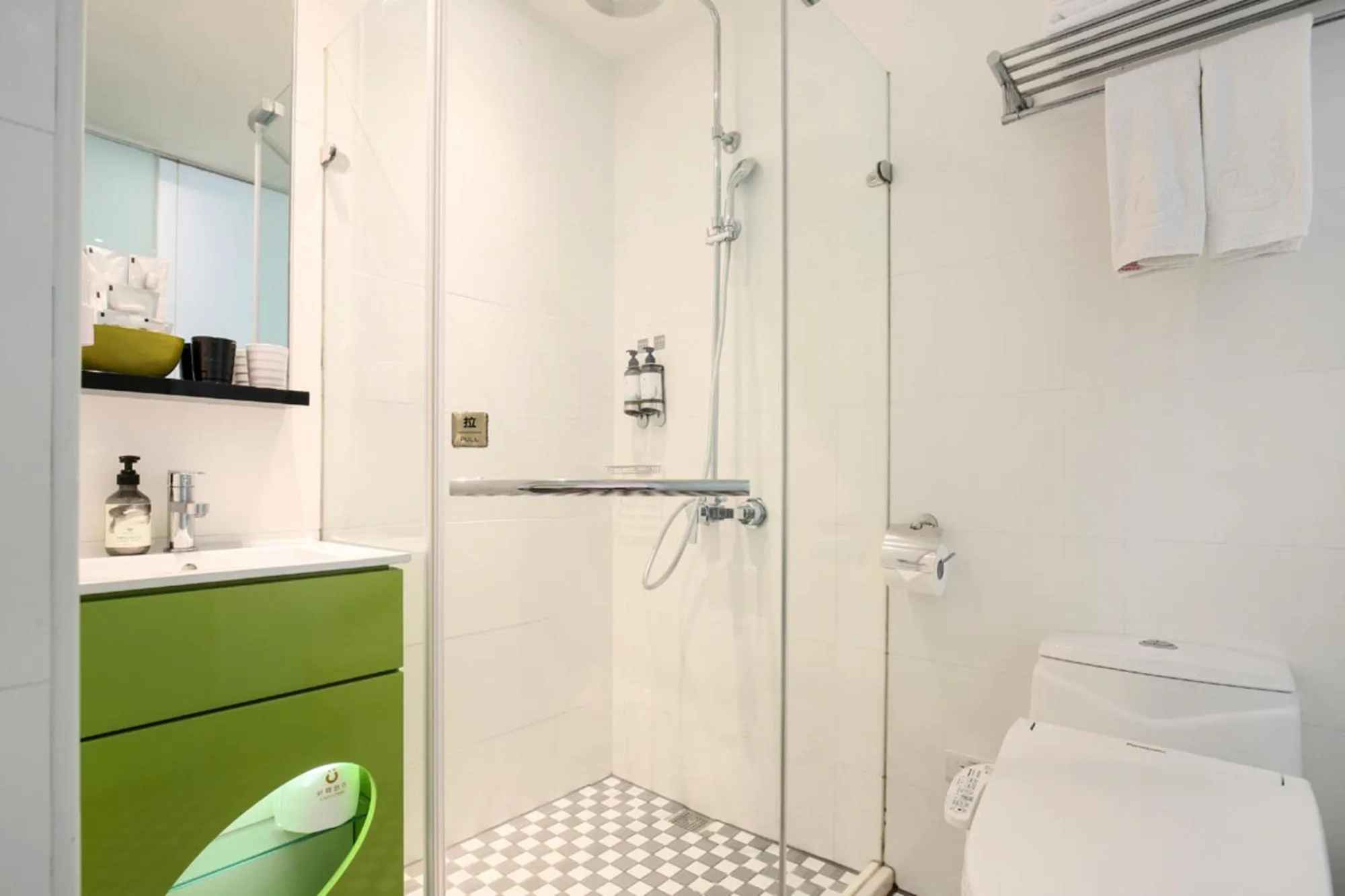 Shower in CityInn Hotel Plus - Taichung Station Branch