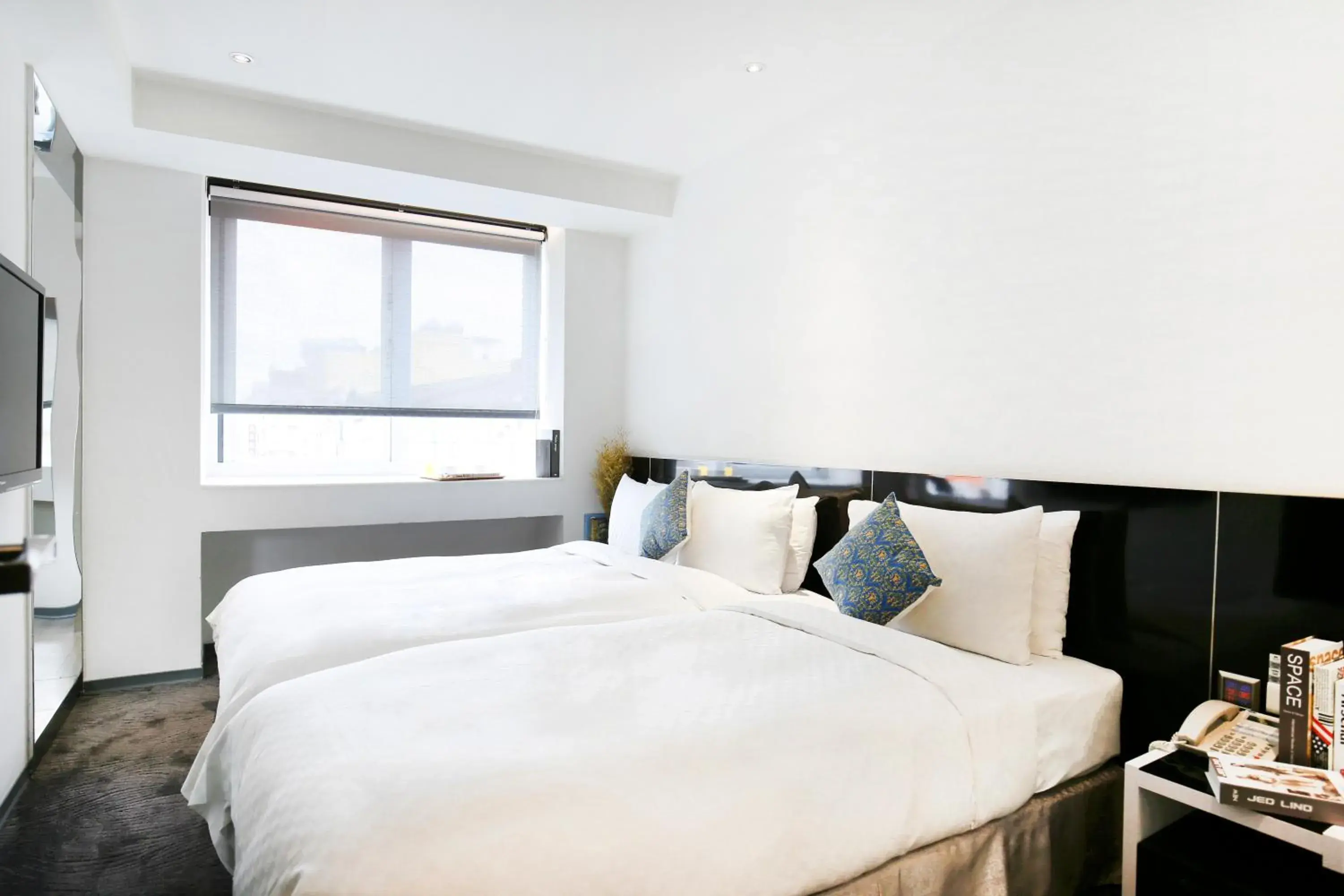 Bed in CityInn Hotel Plus - Taichung Station Branch Bed in CityInn Hotel Plus - Taichung Station Branch