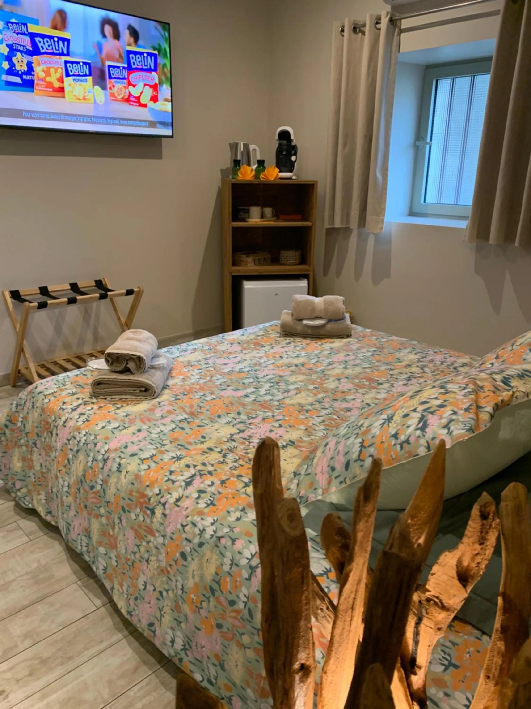 Bed in Le Paon Bleu Annecy Poisy