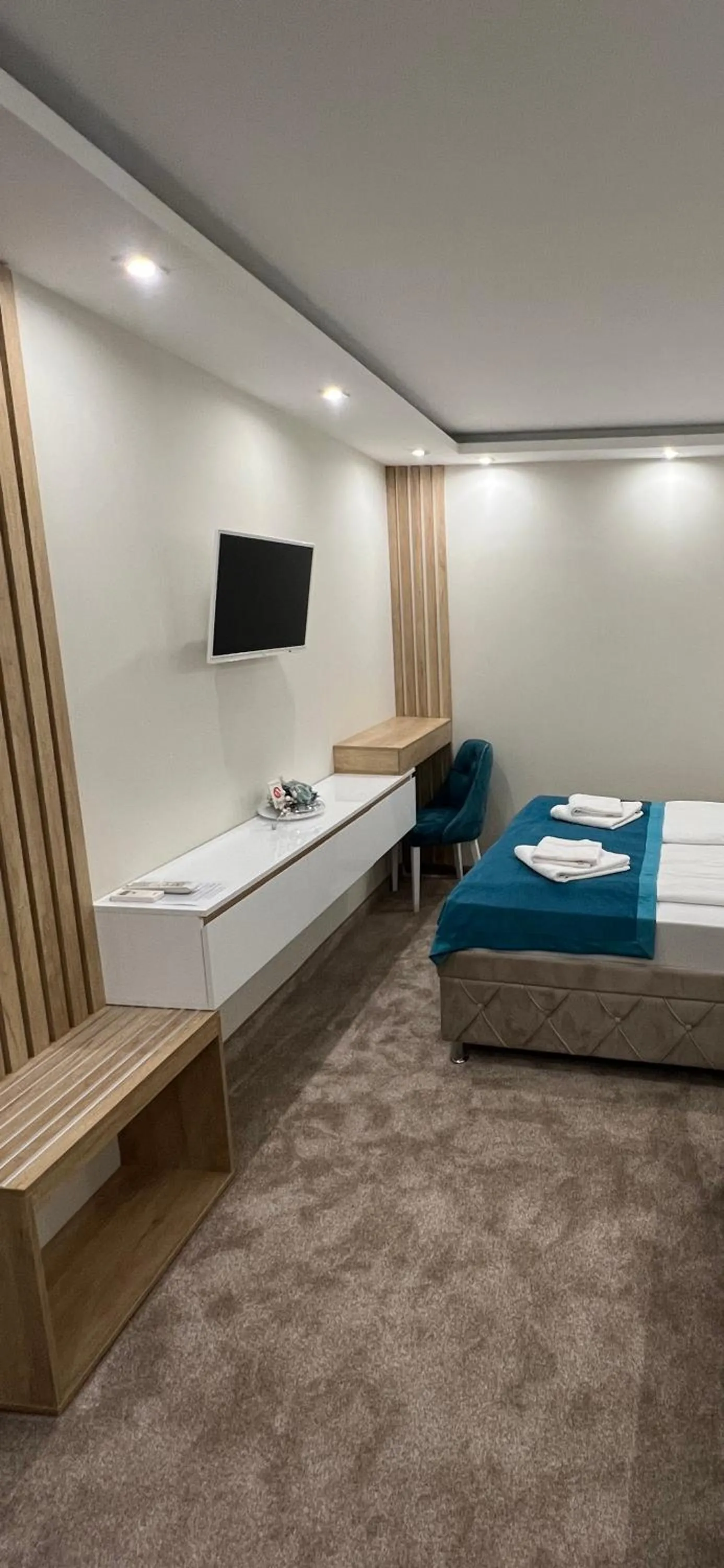 Center Deluxe Garni Hotel