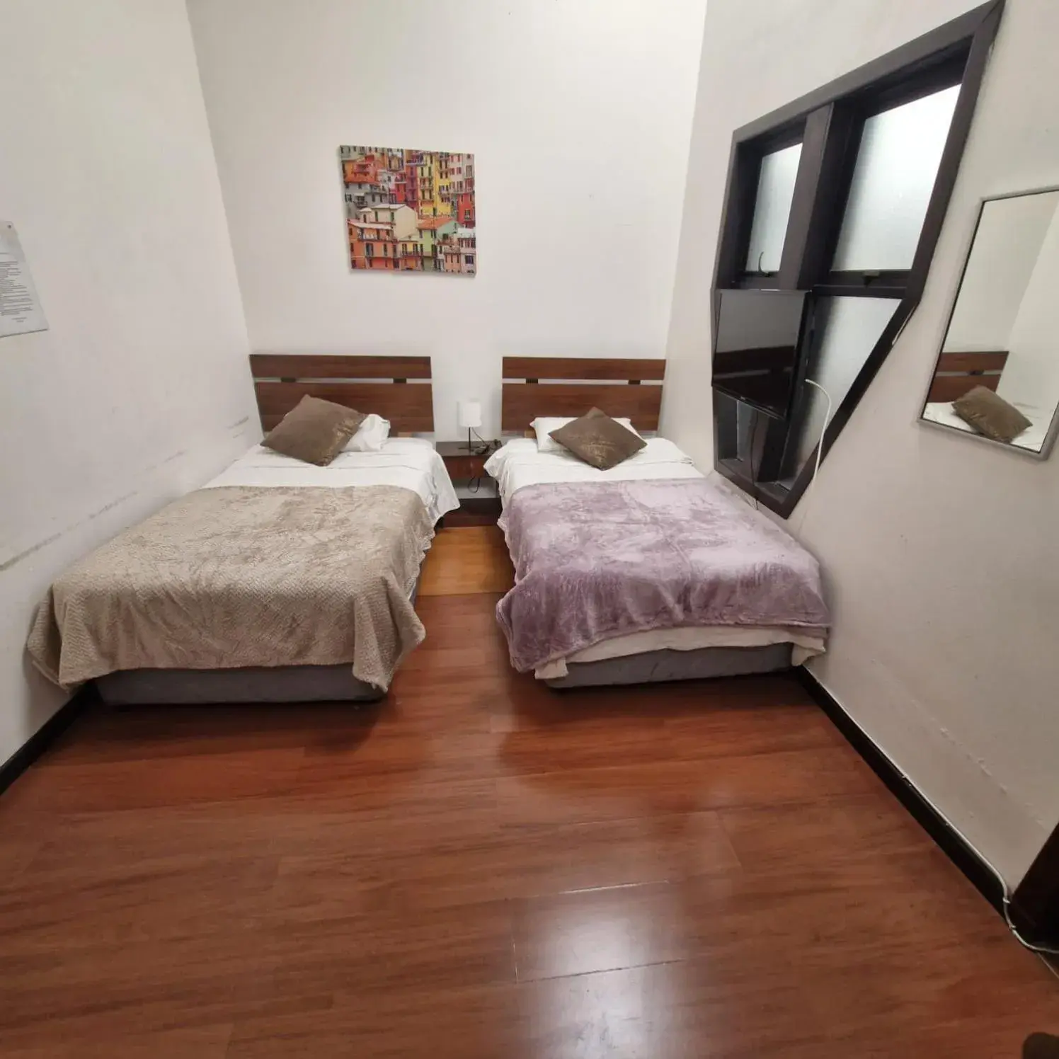 Twin Room - single occupancy in Volta Inn Hostel Twin Room - single occupancy in Volta Inn Hostel