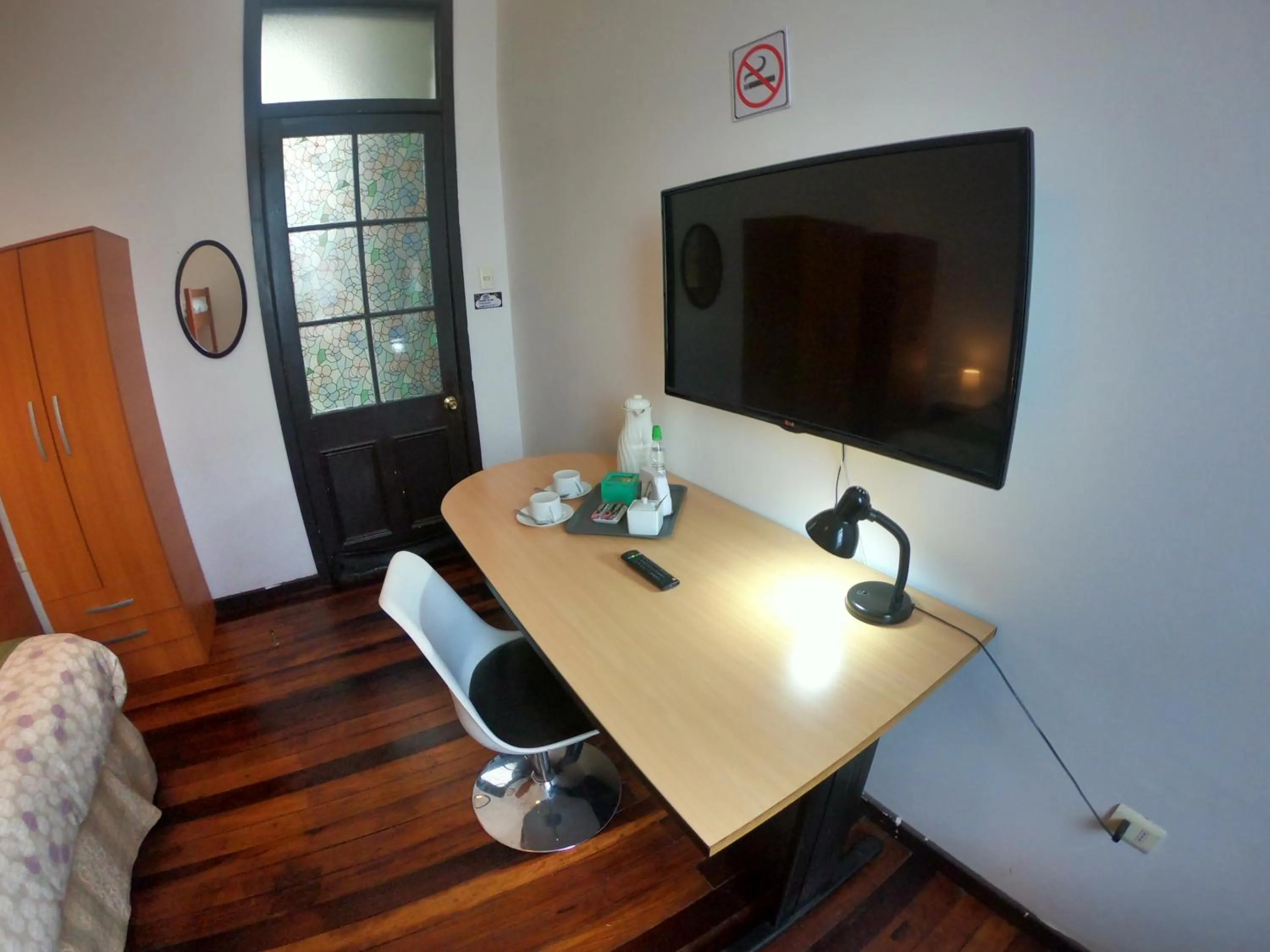 TV and multimedia in Volta Inn Hostel