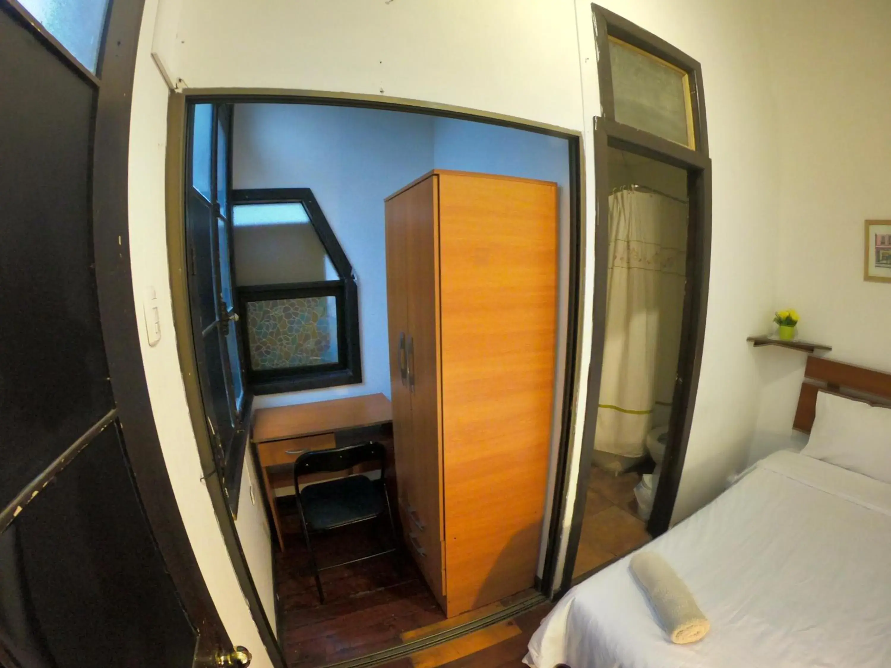 Single Room - single occupancy in Volta Inn Hostel Single Room - single occupancy in Volta Inn Hostel