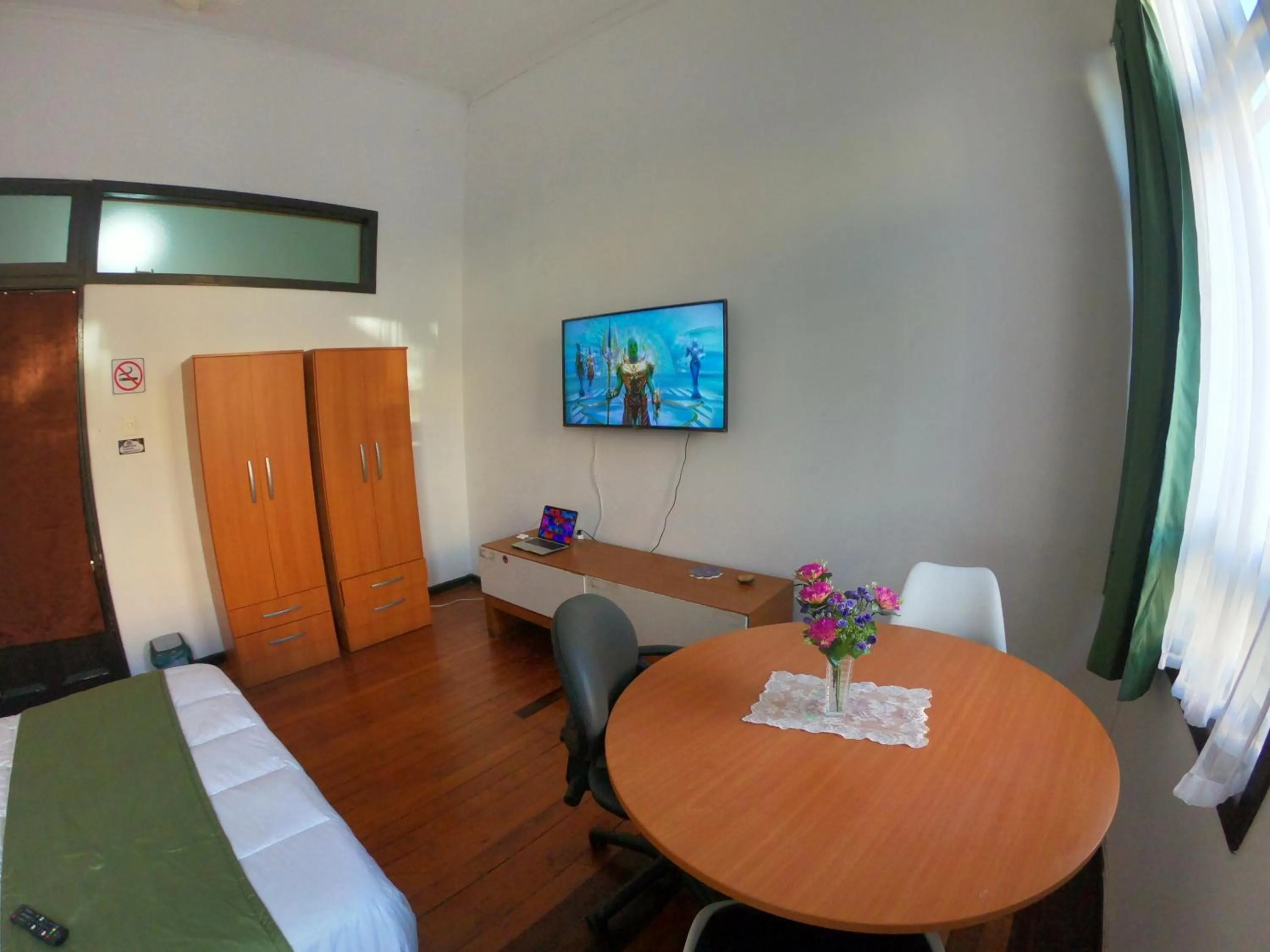 TV and multimedia, Bed in Volta Inn Hostel