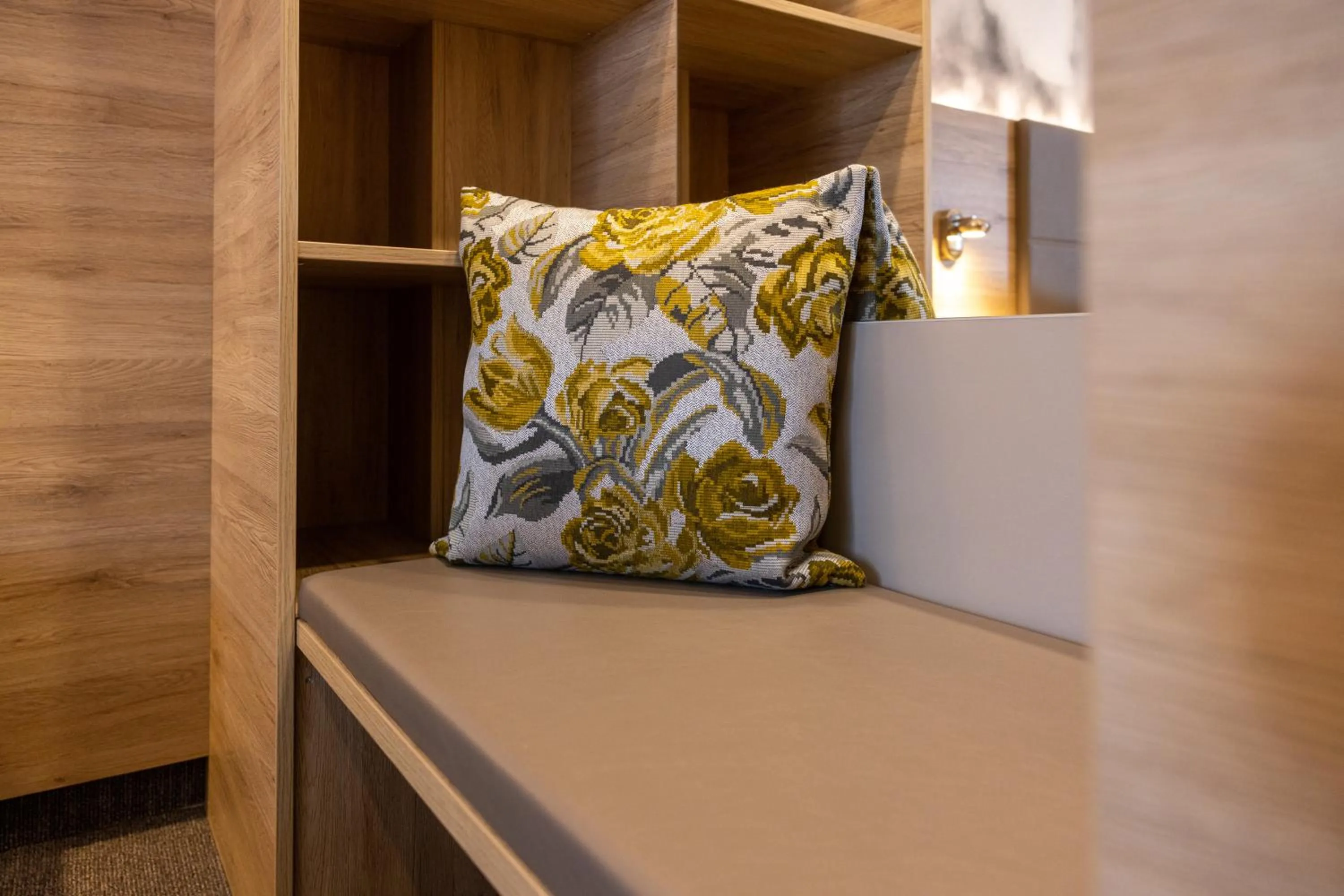 Seating area, Bed in Hotel Rose